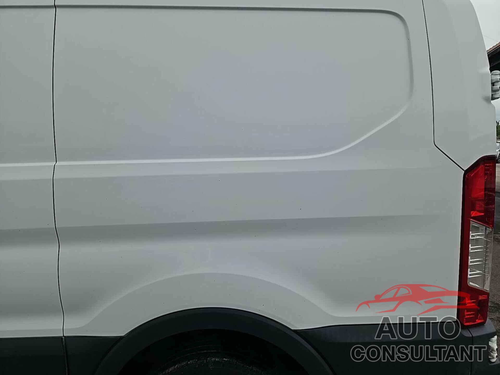 FORD TRANSIT-150 2018 - 1FTYE1ZM8JKA19126