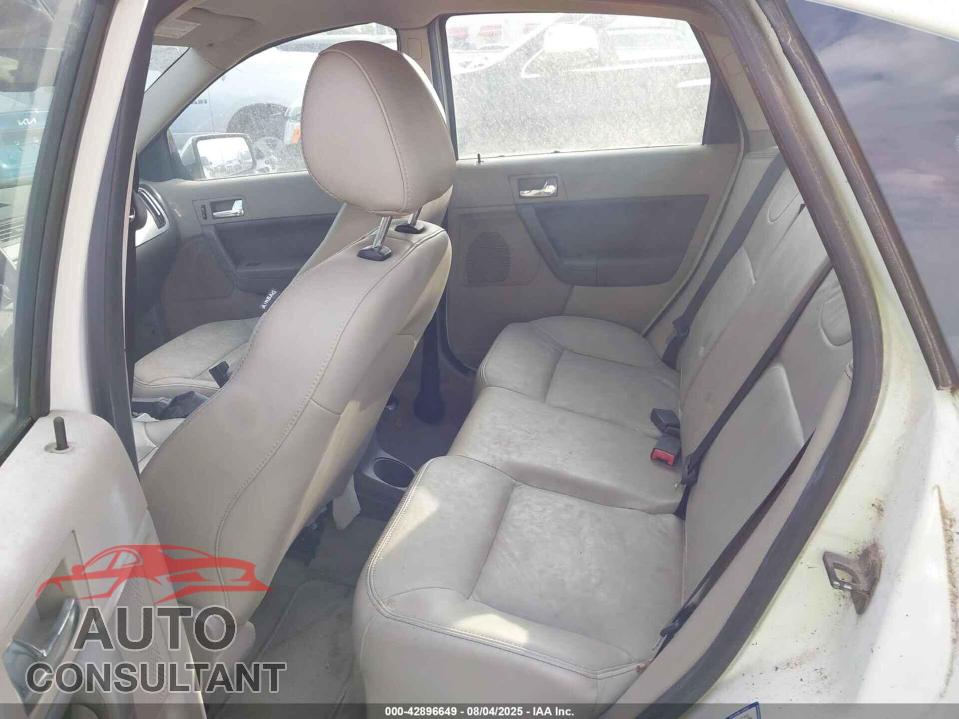 FORD FOCUS 2009 - 1FAHP37N49W237303