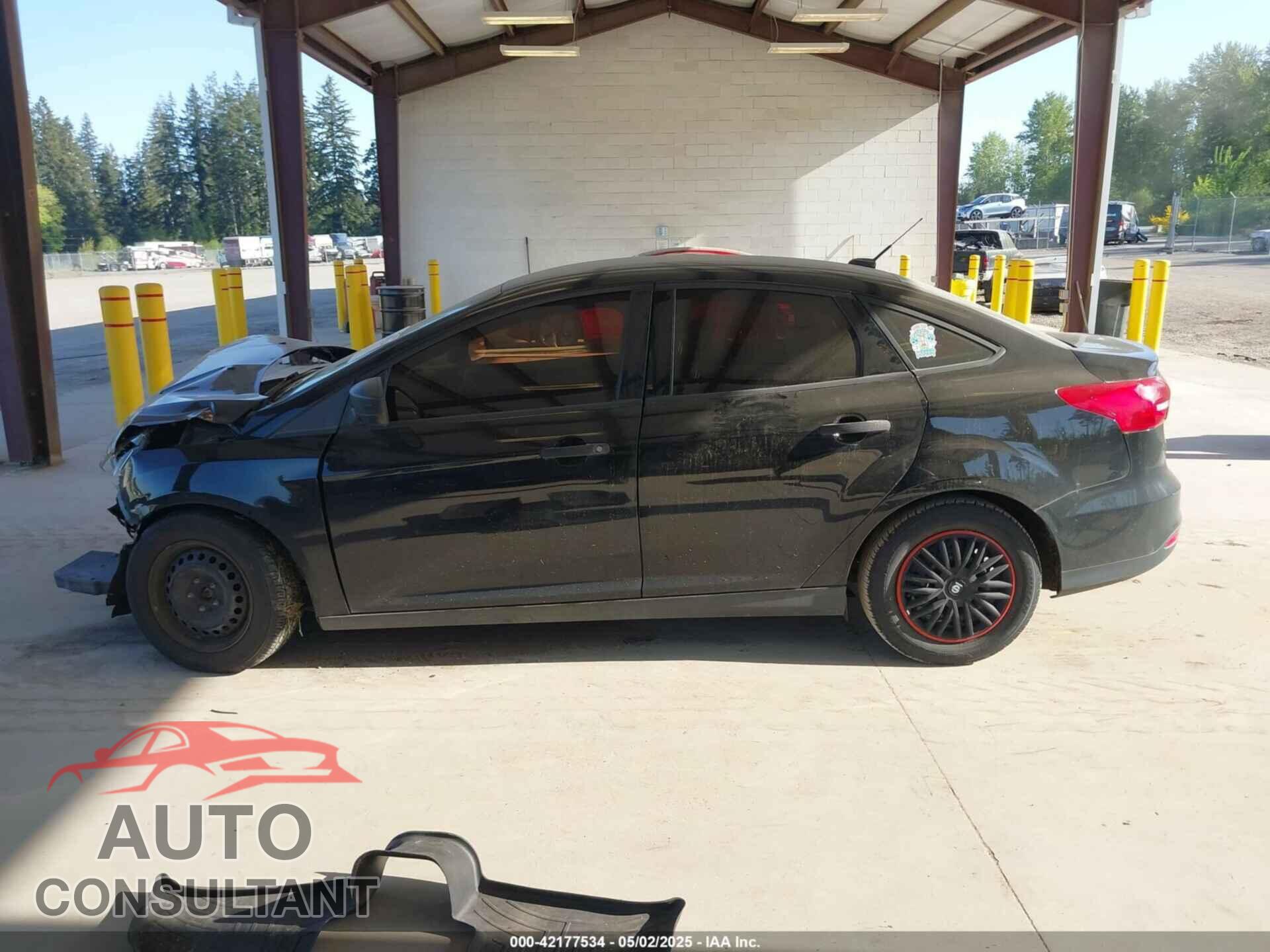 FORD FOCUS 2018 - 1FADP3E22JL287940