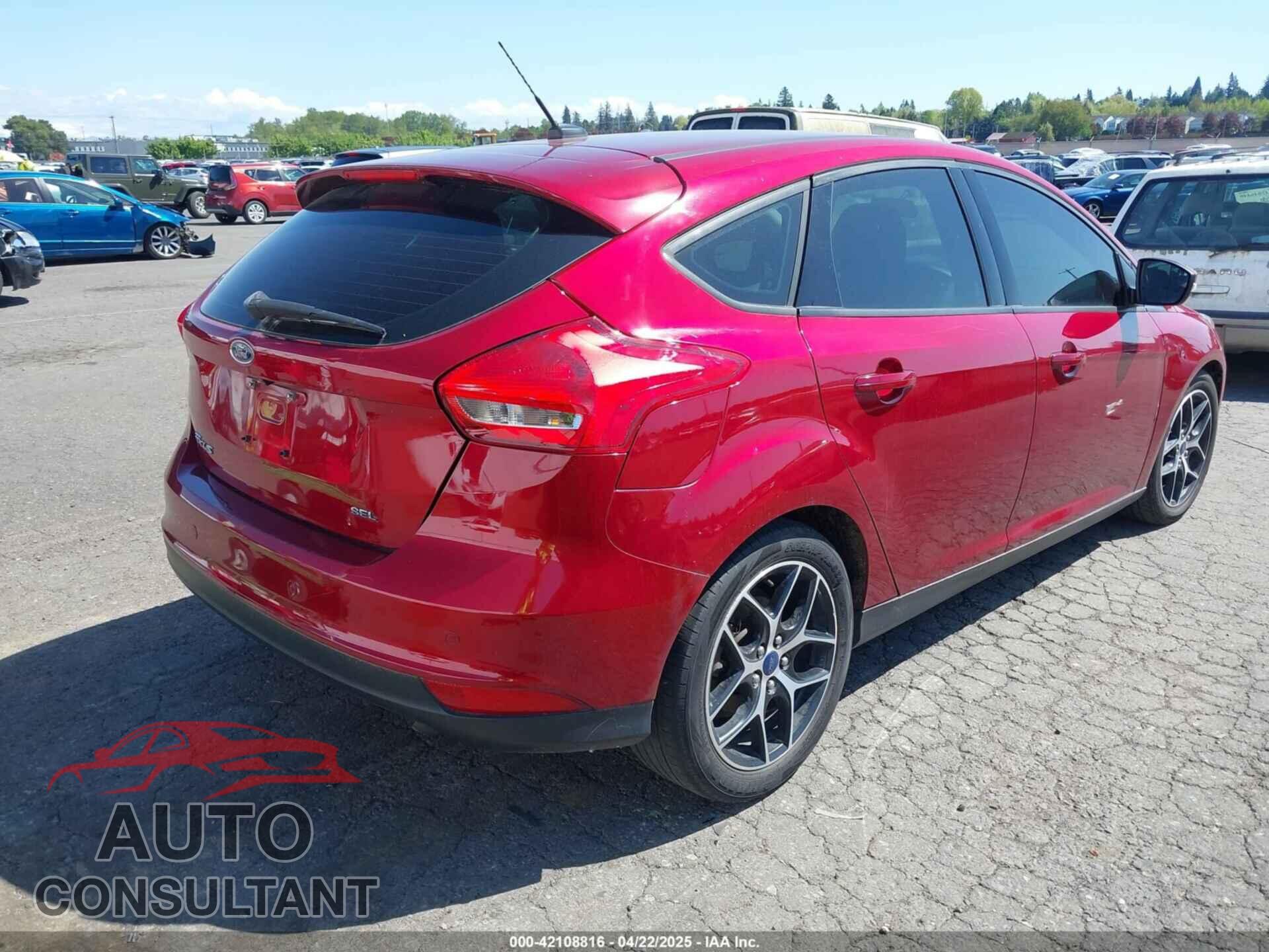 FORD FOCUS 2017 - 1FADP3M27HL214624