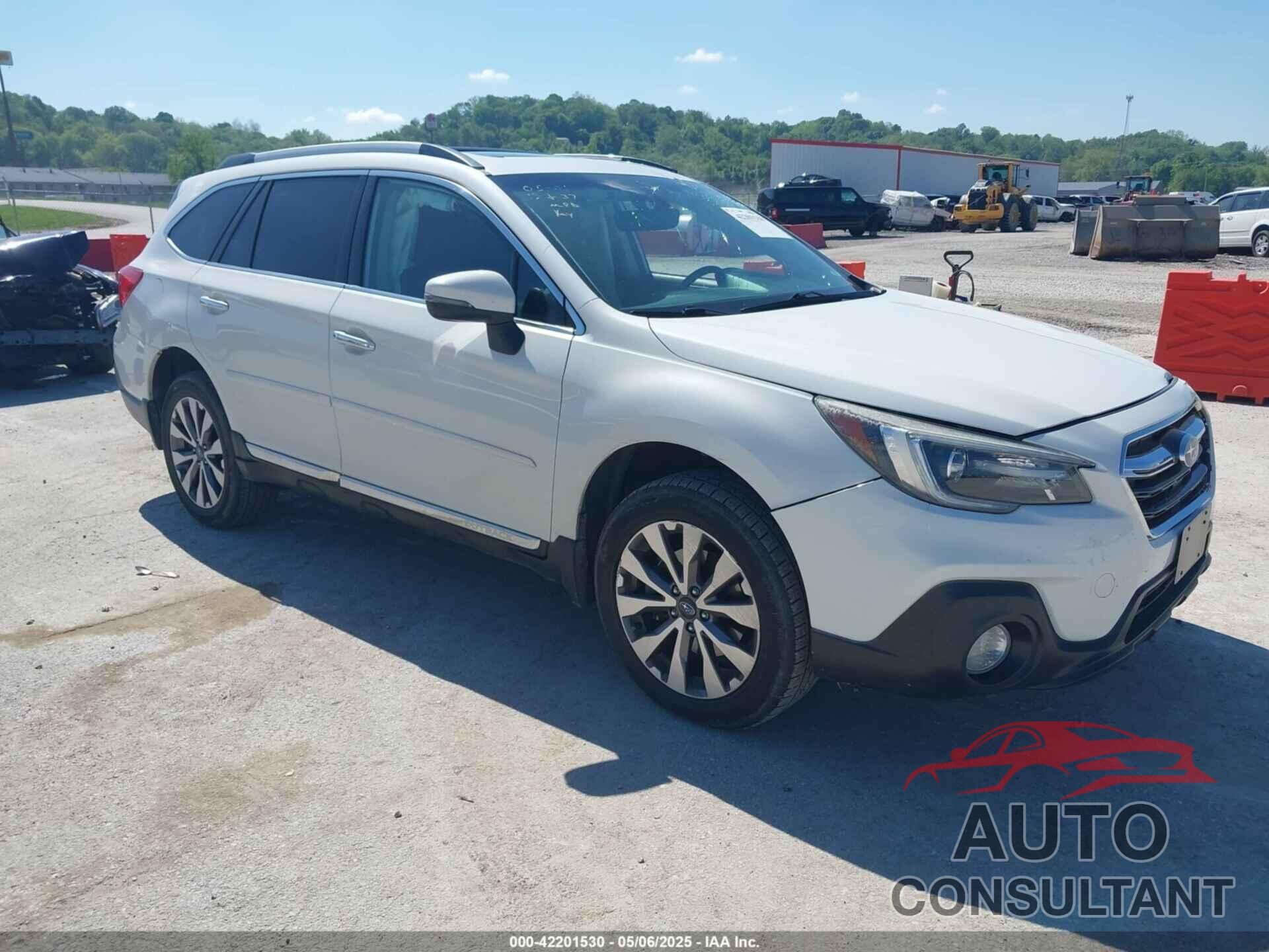 SUBARU OUTBACK 2018 - 4S4BSATC5J3336205