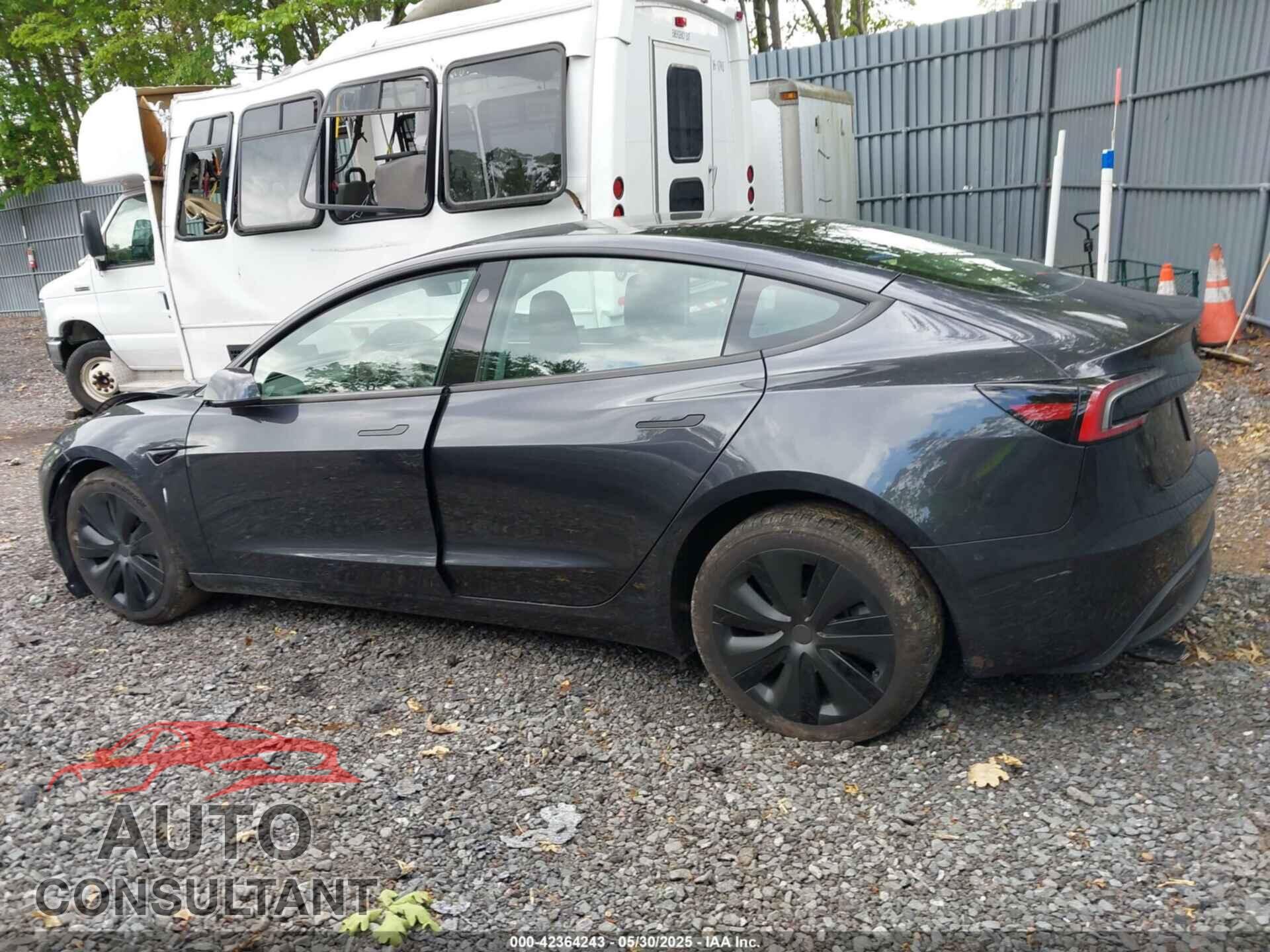 TESLA MODEL 3 2024 - 5YJ3E1EB6RF830852