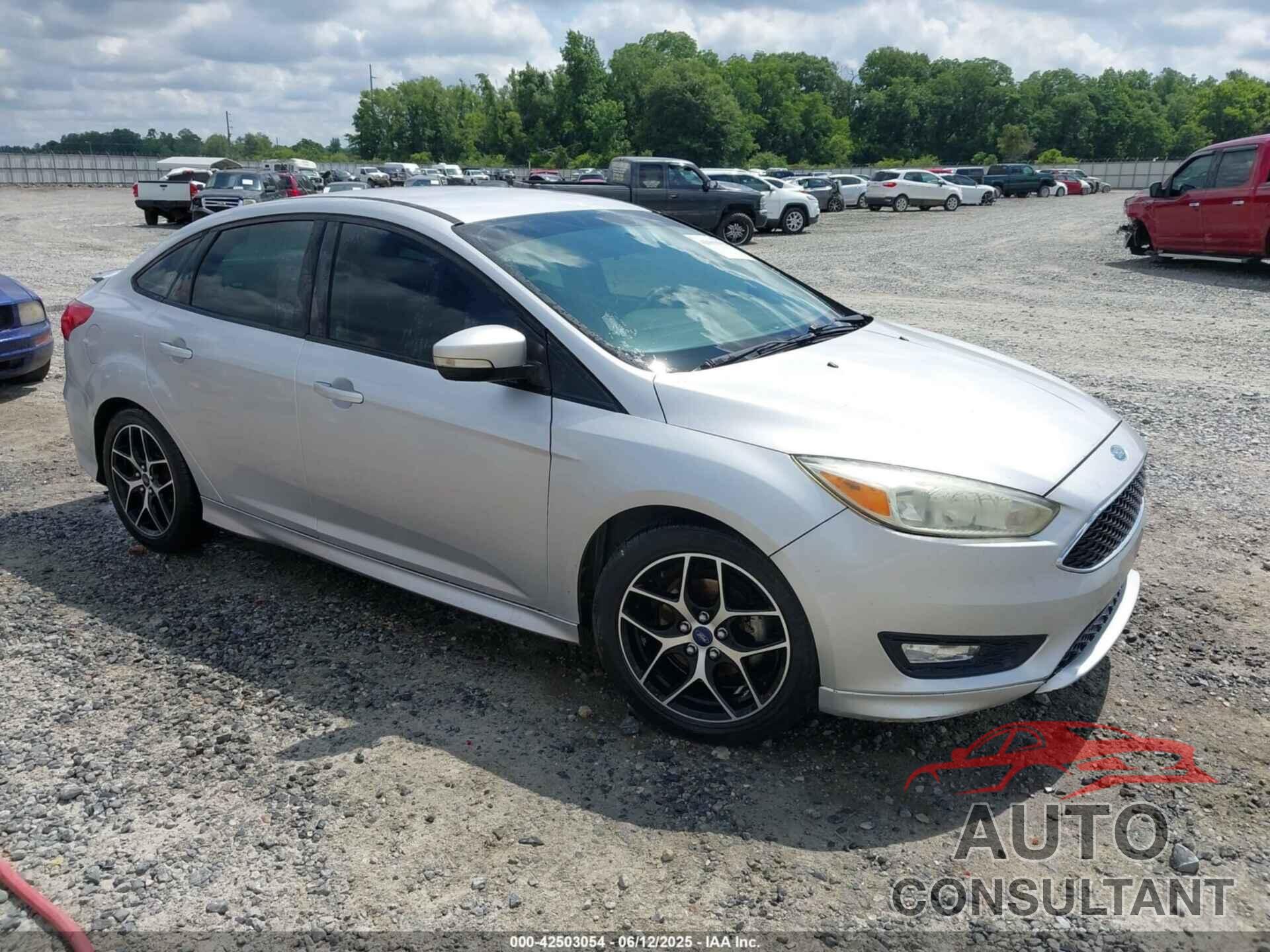 FORD FOCUS 2015 - 1FADP3F2XFL259311
