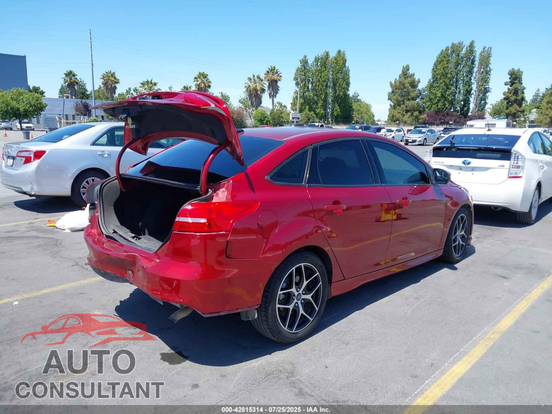 FORD FOCUS 2016 - 1FADP3F26GL310563