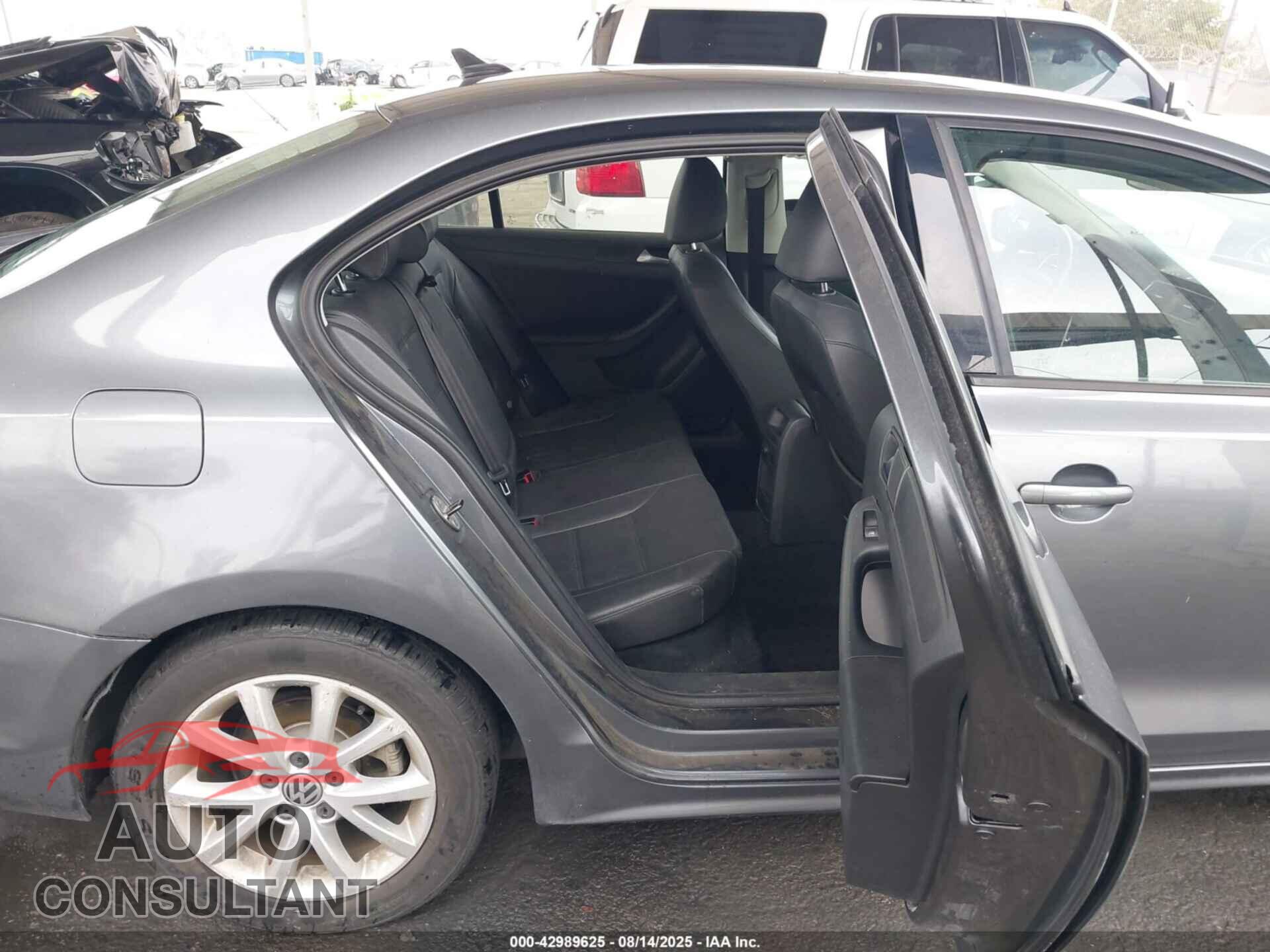 VOLKSWAGEN JETTA 2012 - 3VWDP7AJ8CM123718