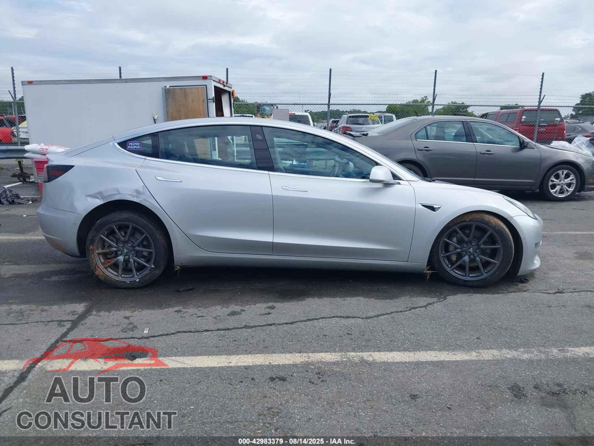 TESLA MODEL 3 2017 - 5YJ3E1EA9HF000694