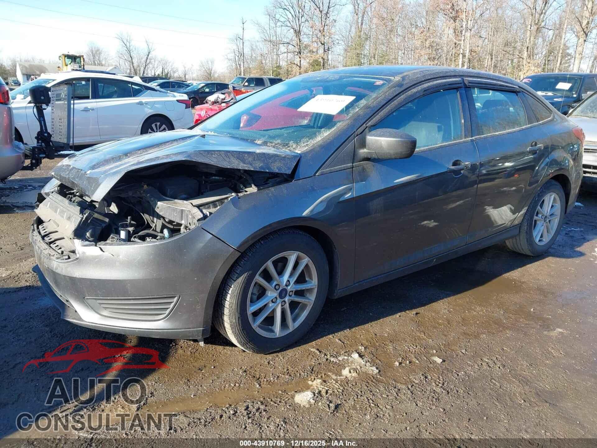 FORD FOCUS 2018 - 1FADP3F29JL307244