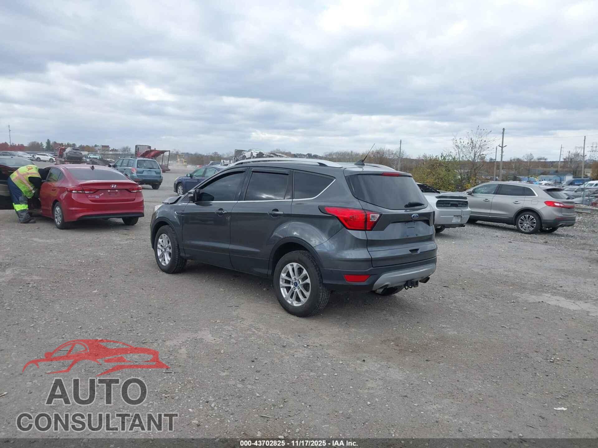 FORD ESCAPE 2019 - 1FMCU9J98KUB93220