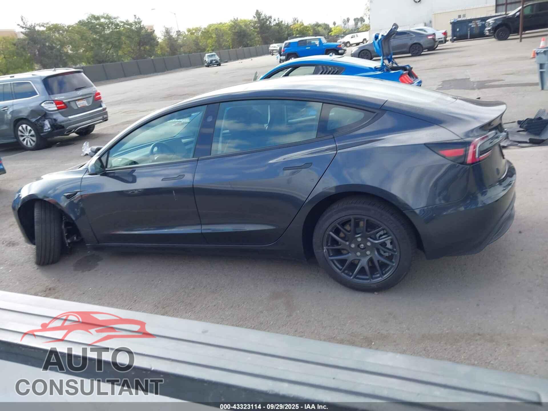 TESLA MODEL 3 2024 - 5YJ3E1EAXRF868494