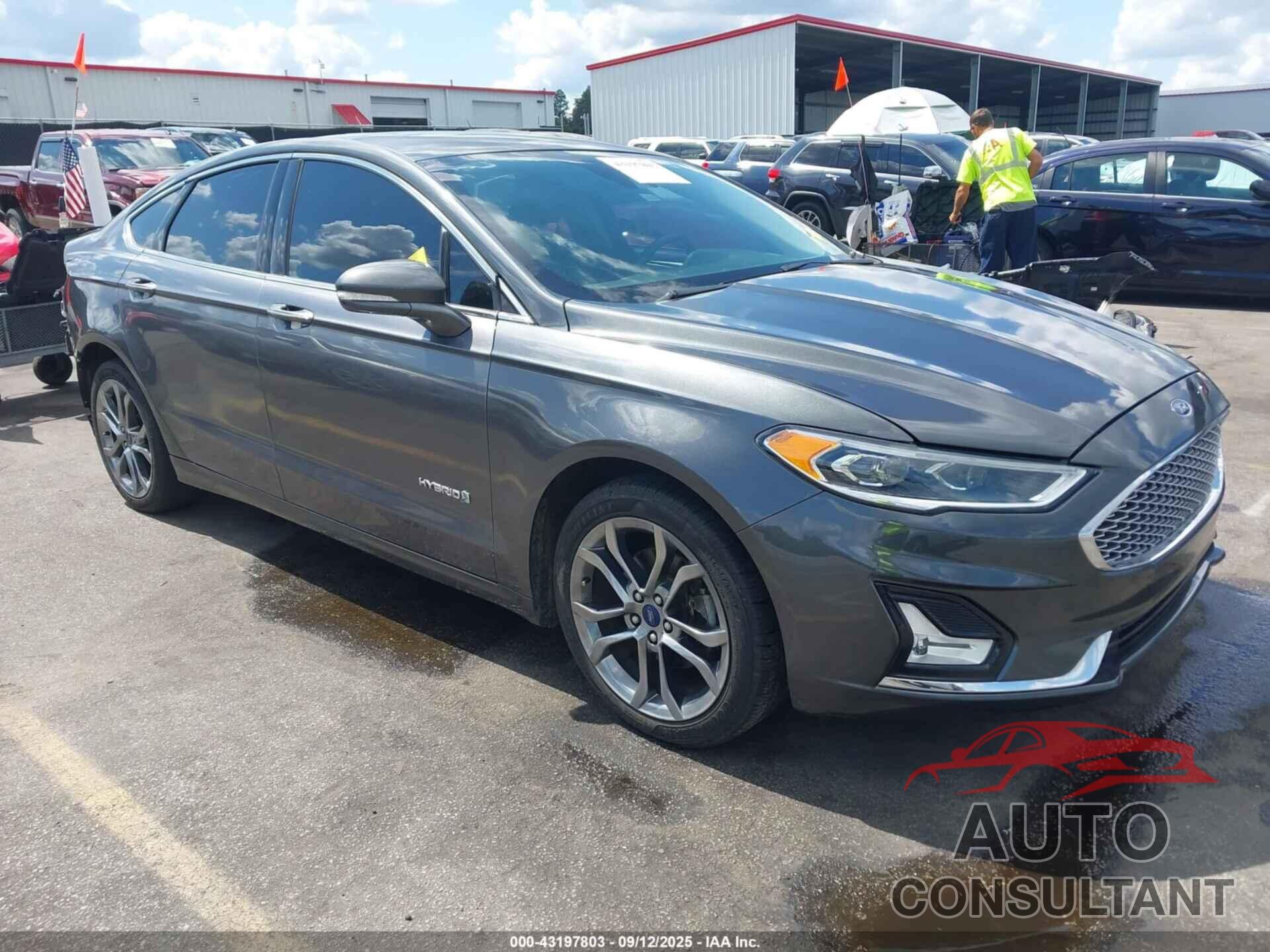 FORD FUSION HYBRID 2019 - 3FA6P0RU3KR117950