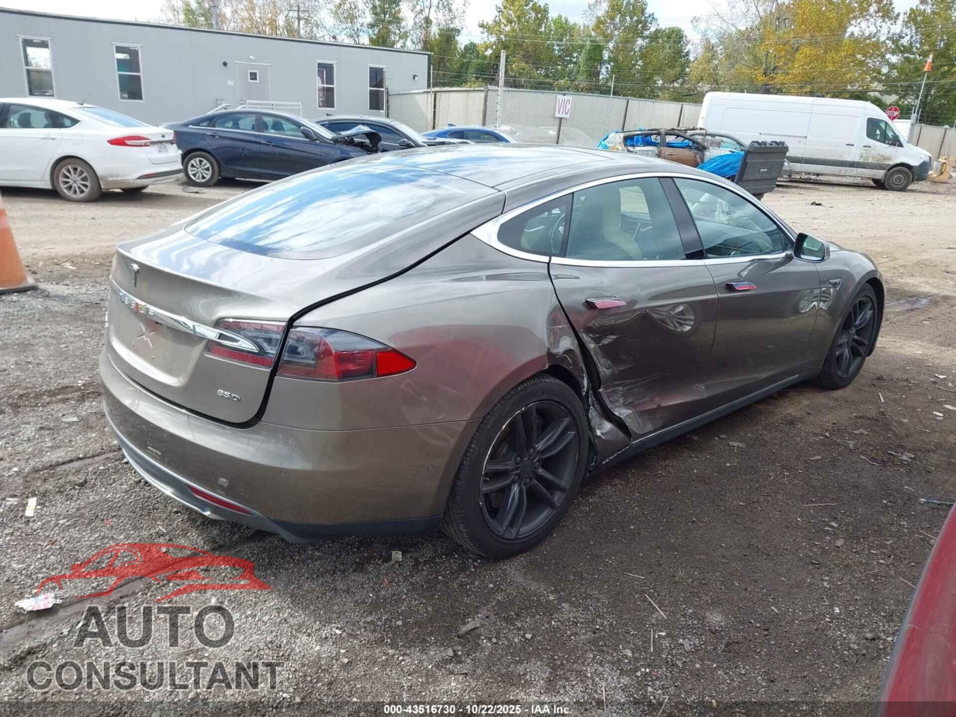 TESLA MODEL S 2015 - 5YJSA1E27FF111998