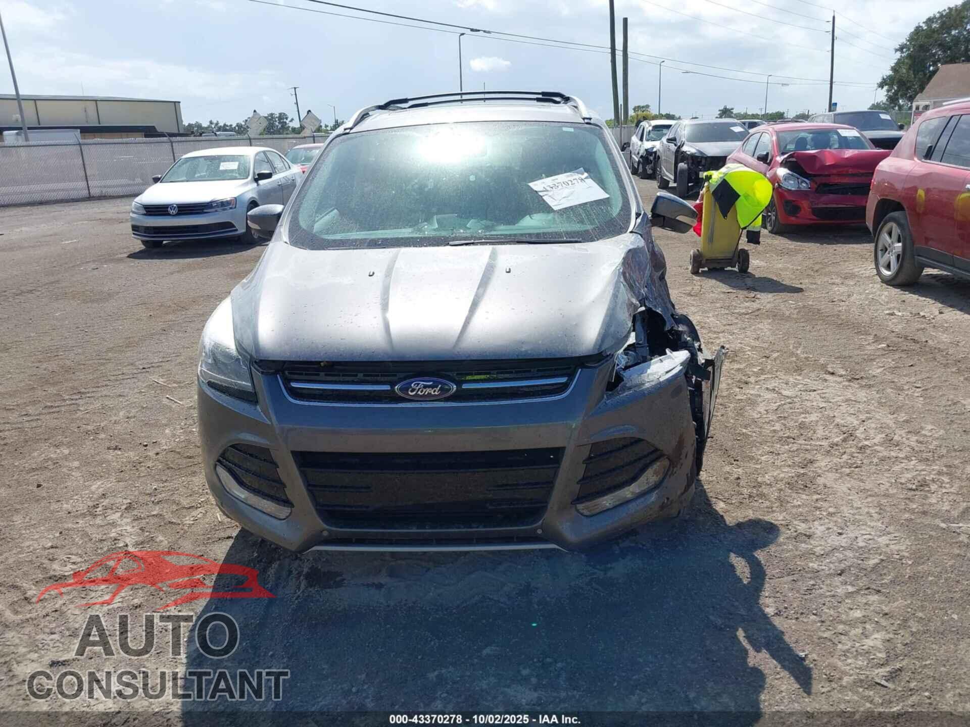 FORD ESCAPE 2013 - 1FMCU9J98DUB61760