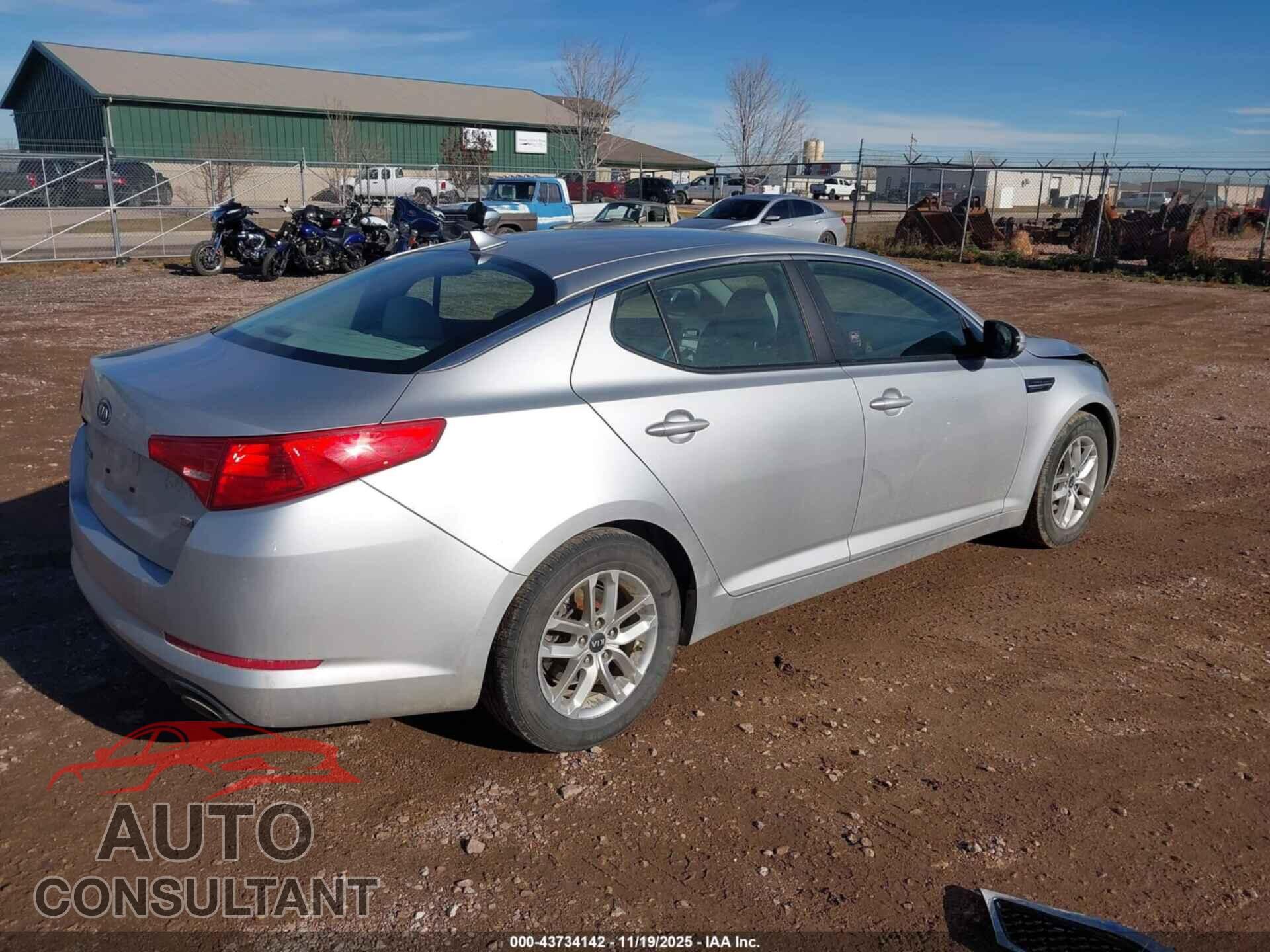 KIA OPTIMA 2011 - KNAGM4A78B5145845
