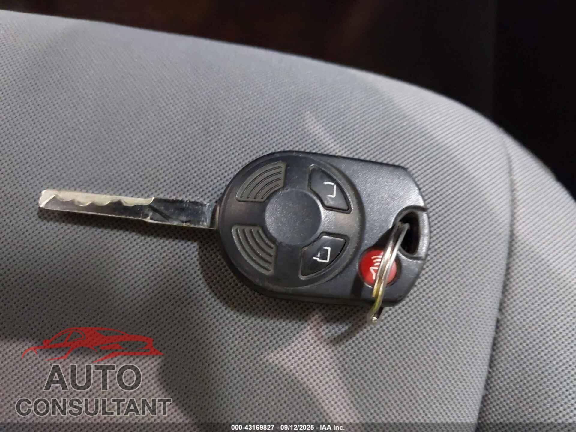 FORD ESCAPE 2017 - 1FMCU0F76HUE36180