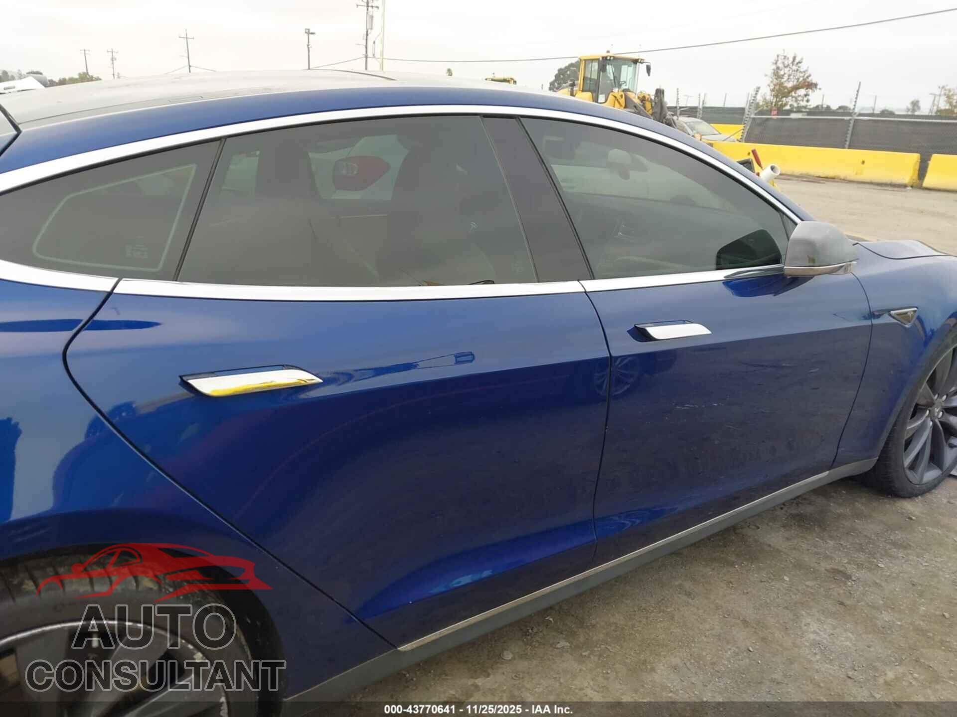 TESLA MODEL S 2015 - 5YJSA1E46FF112903