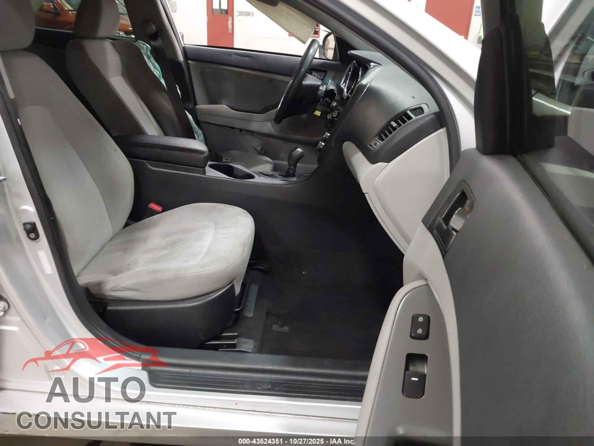 KIA OPTIMA 2011 - KNAGM4A79B5169409