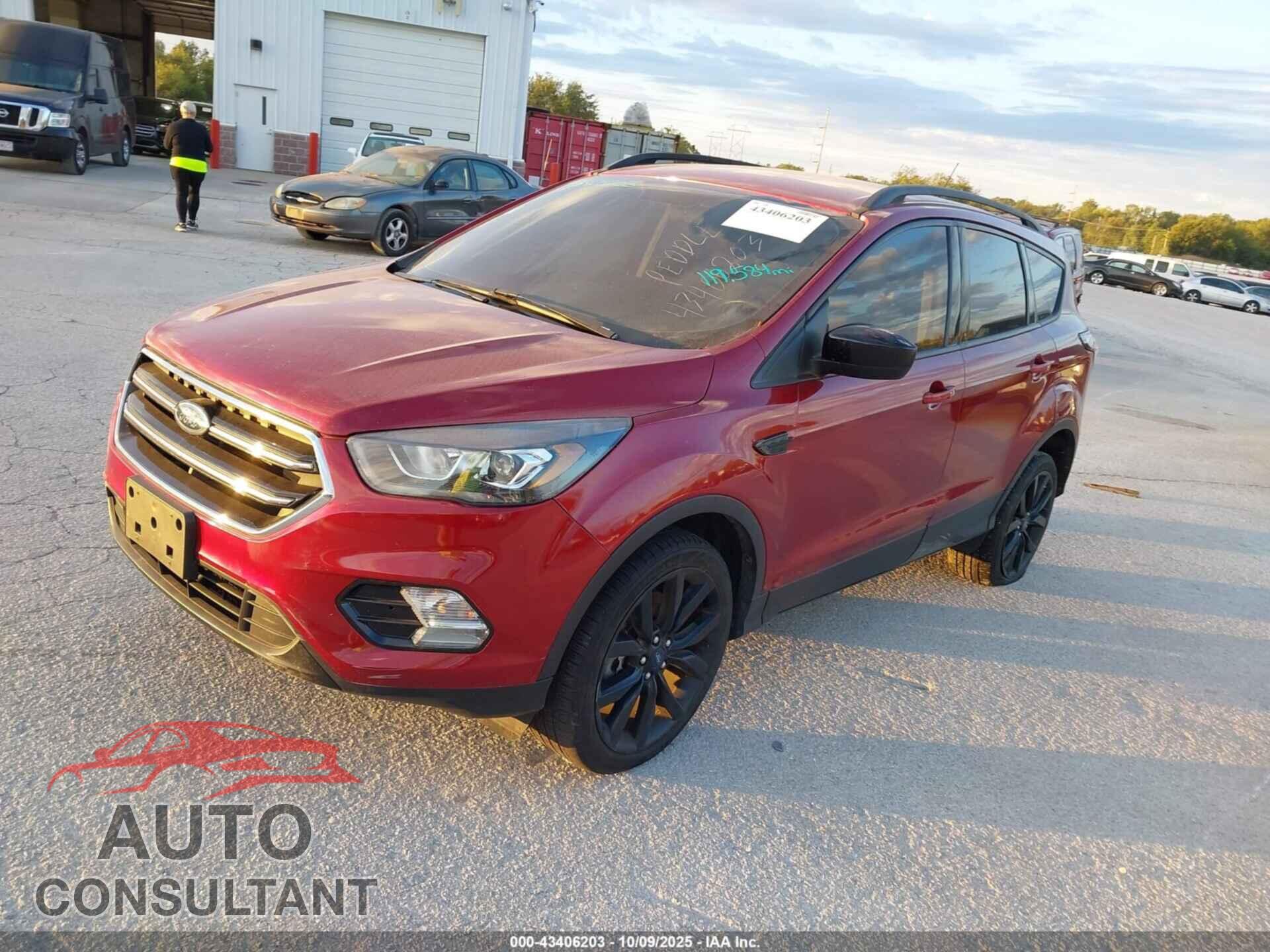 FORD ESCAPE 2018 - 1FMCU9GD0JUC08903