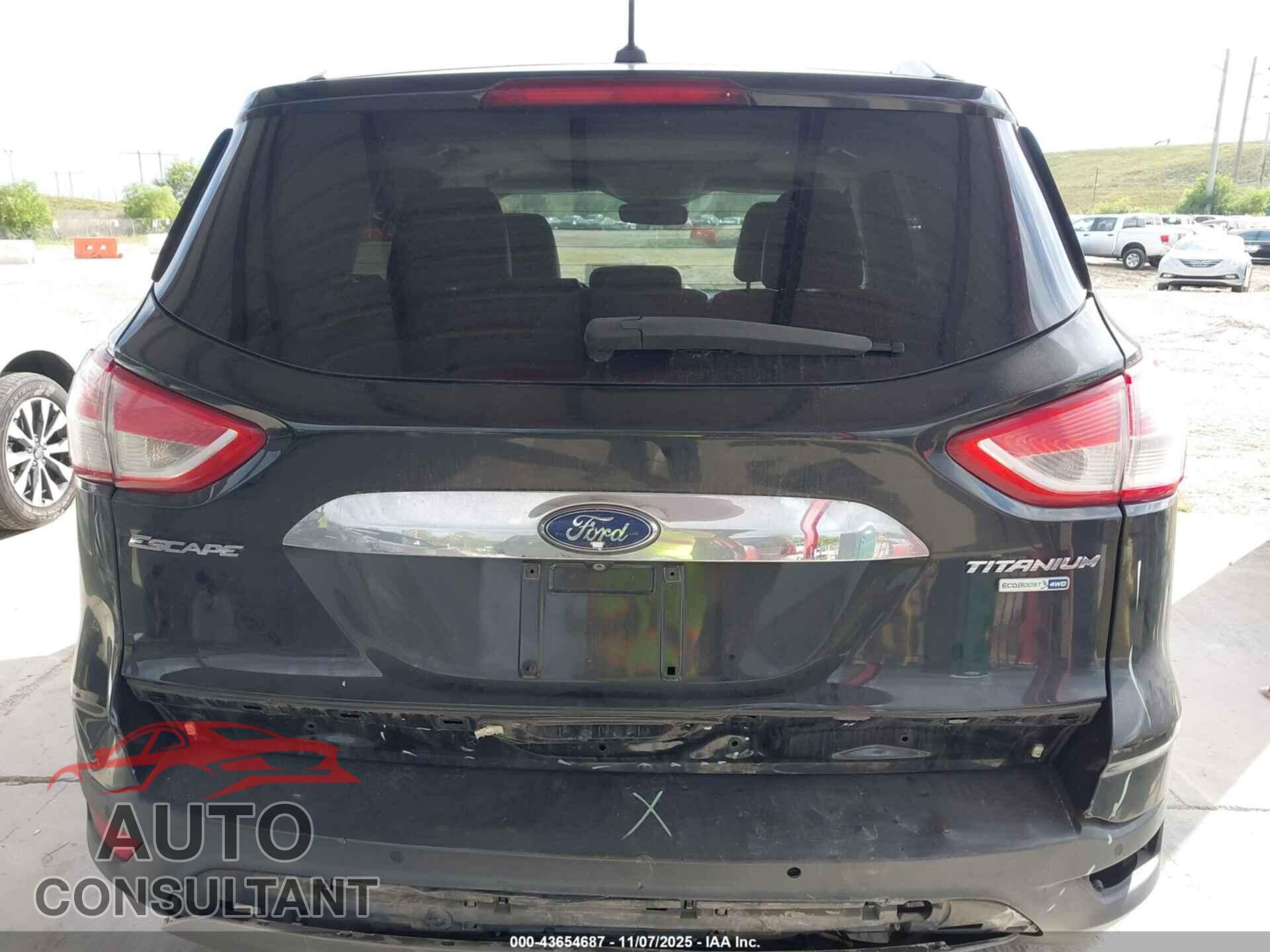 FORD ESCAPE 2015 - 1FMCU9J96FUC28343