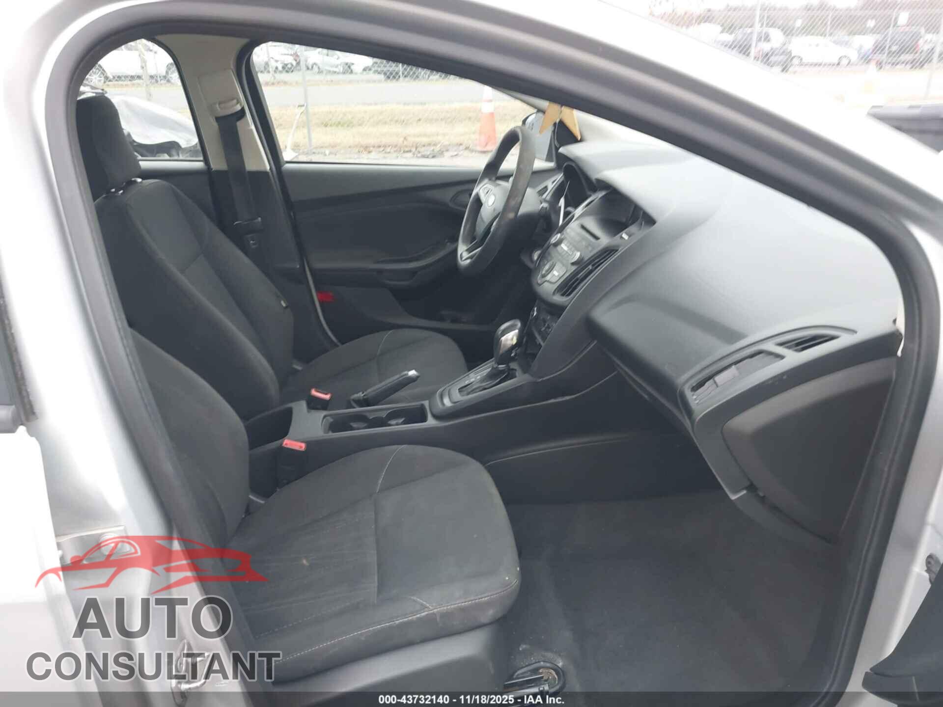 FORD FOCUS 2016 - 1FADP3E24GL323975