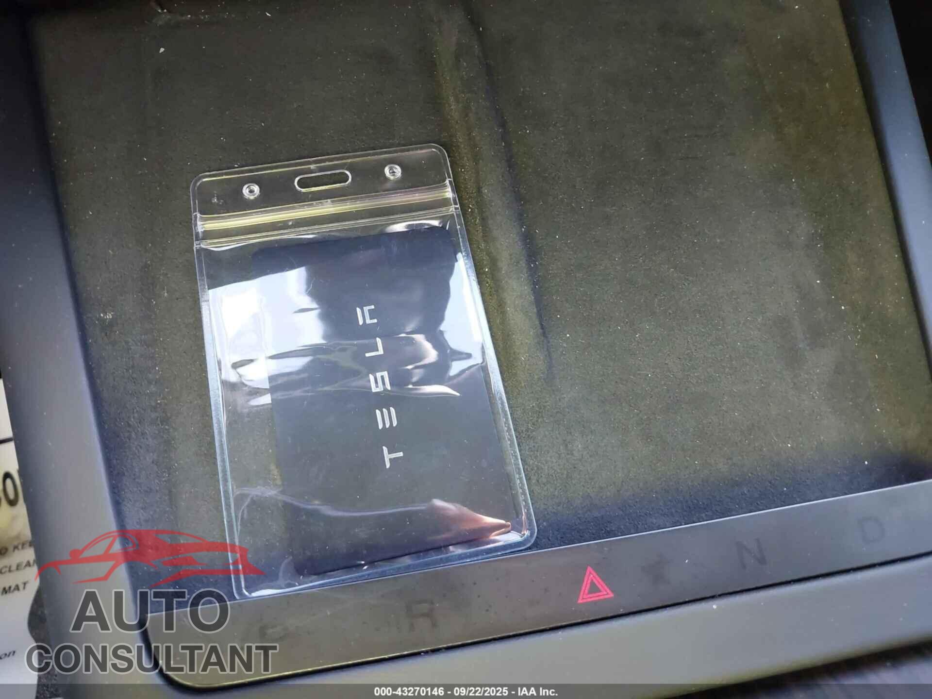 TESLA MODEL S 2023 - 5YJSA1E52PF519904