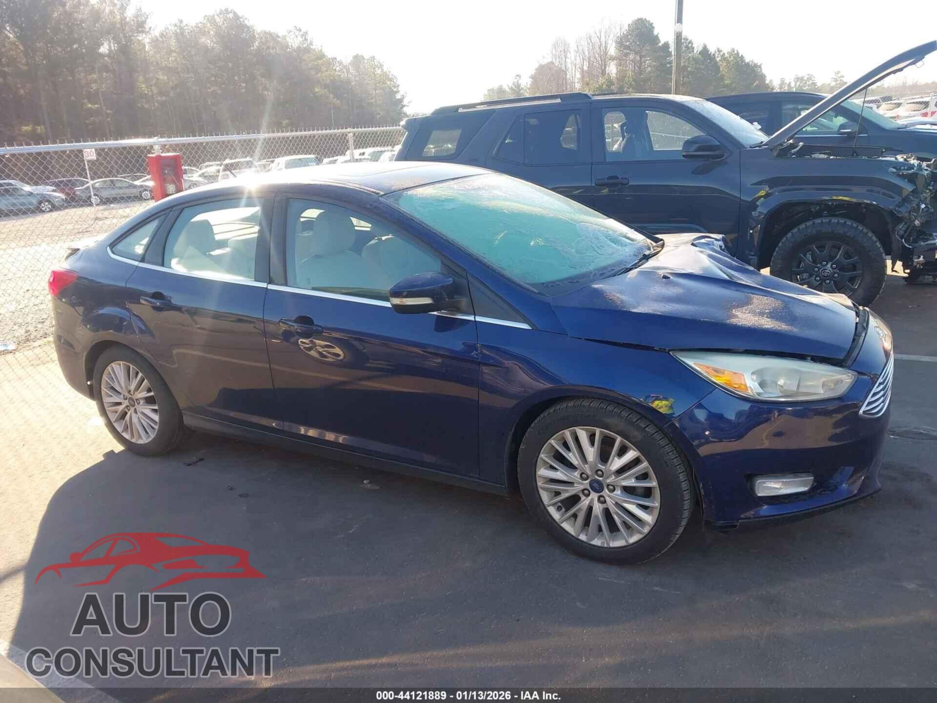 FORD FOCUS 2017 - 1FADP3J27HL291367
