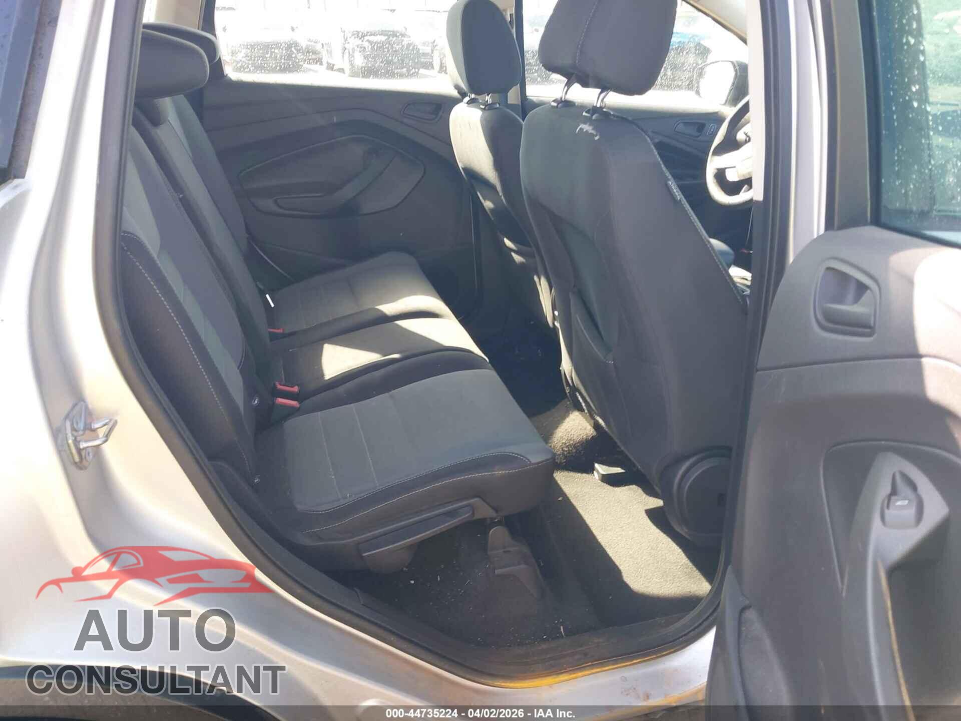 FORD ESCAPE 2017 - 1FMCU0F73HUC31738