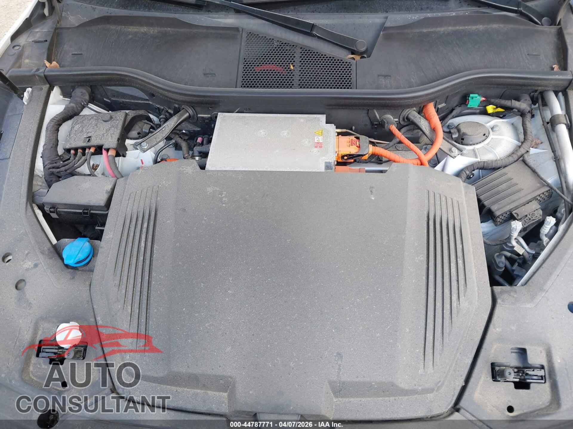 AUDI E-TRON 2019 - WA1LAAGE9KB018306