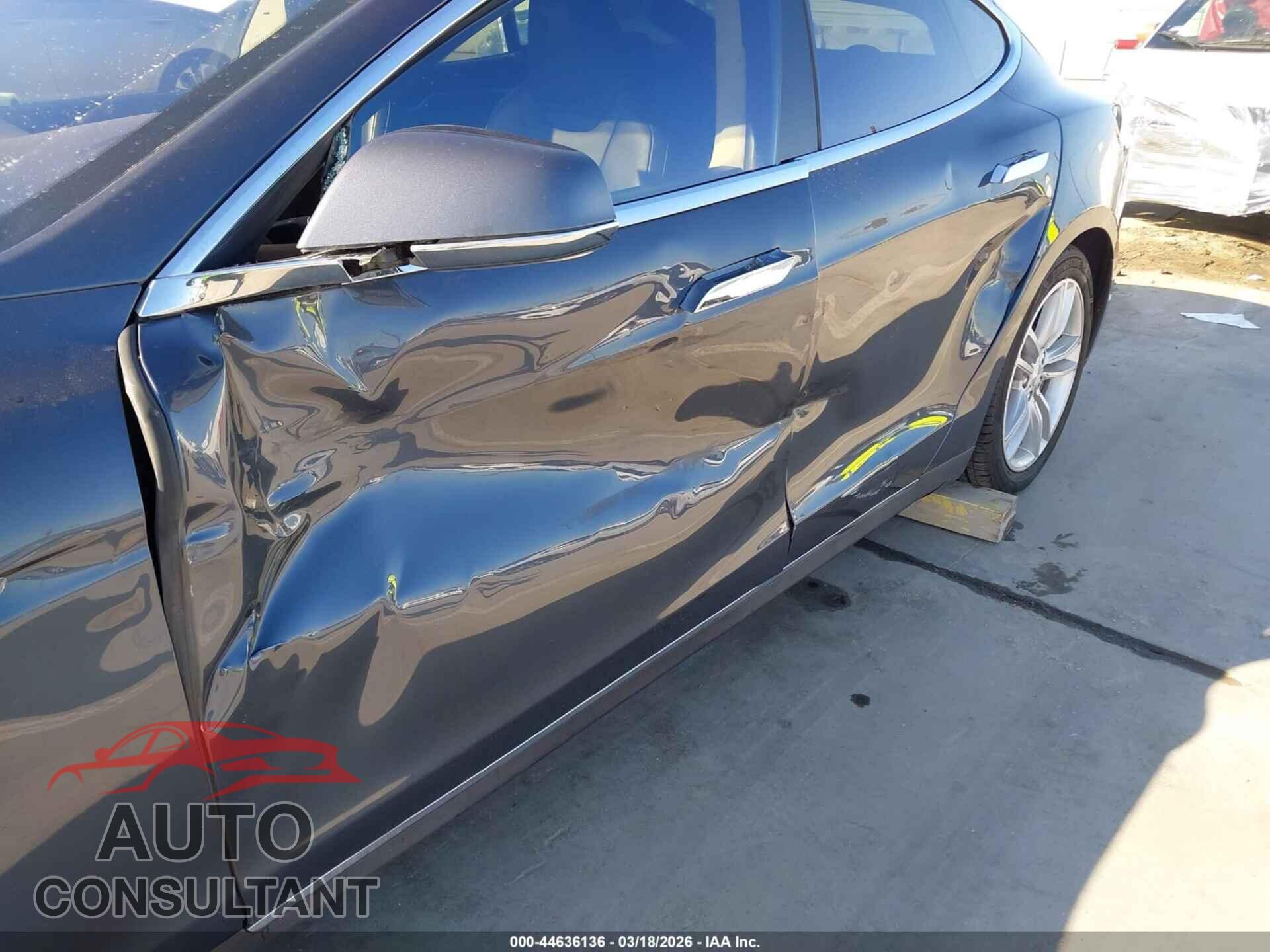 TESLA MODEL S 2014 - 5YJSA1H15EFP55520