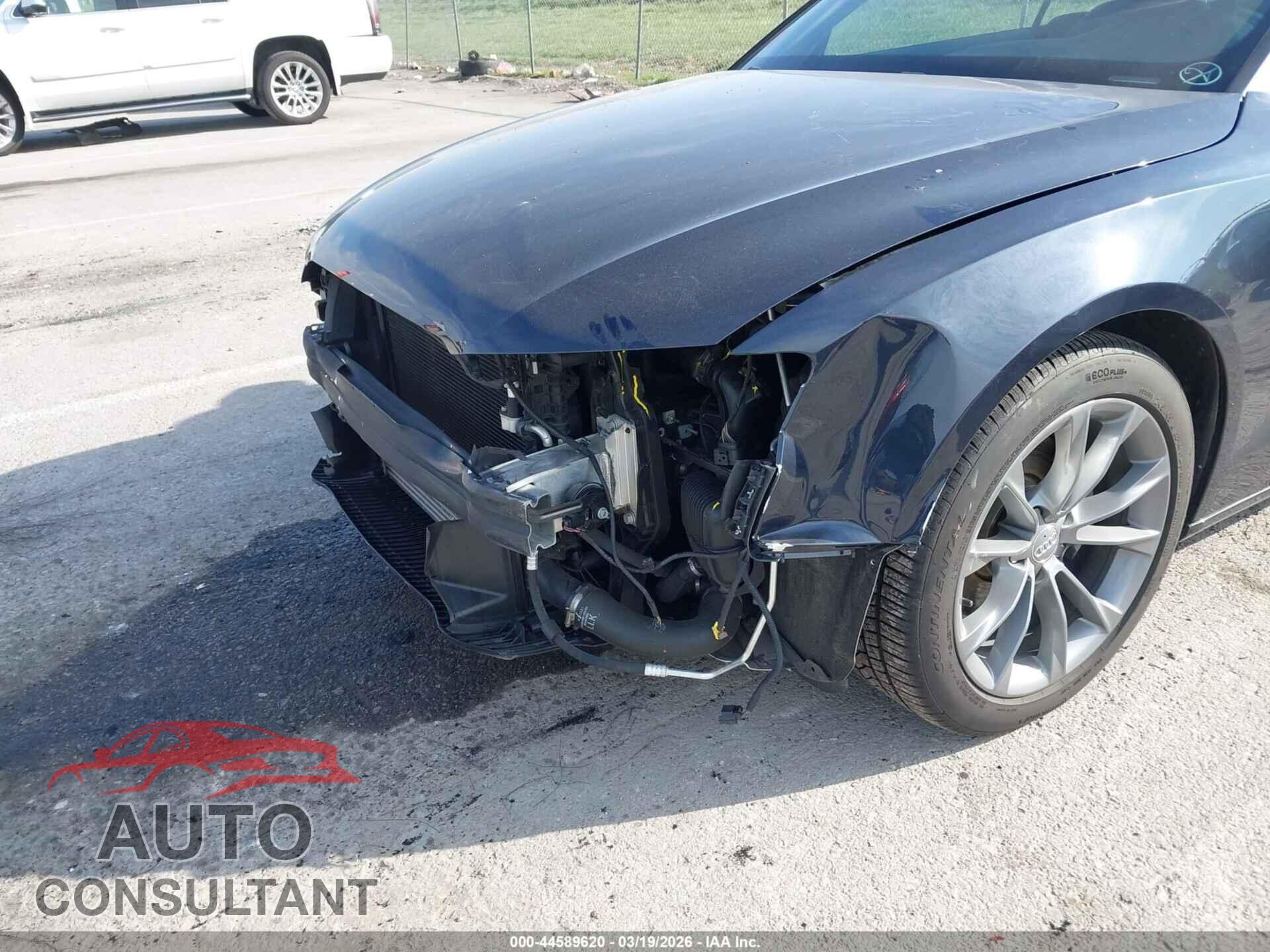 AUDI A5 2013 - WAULFAFH1DN012744