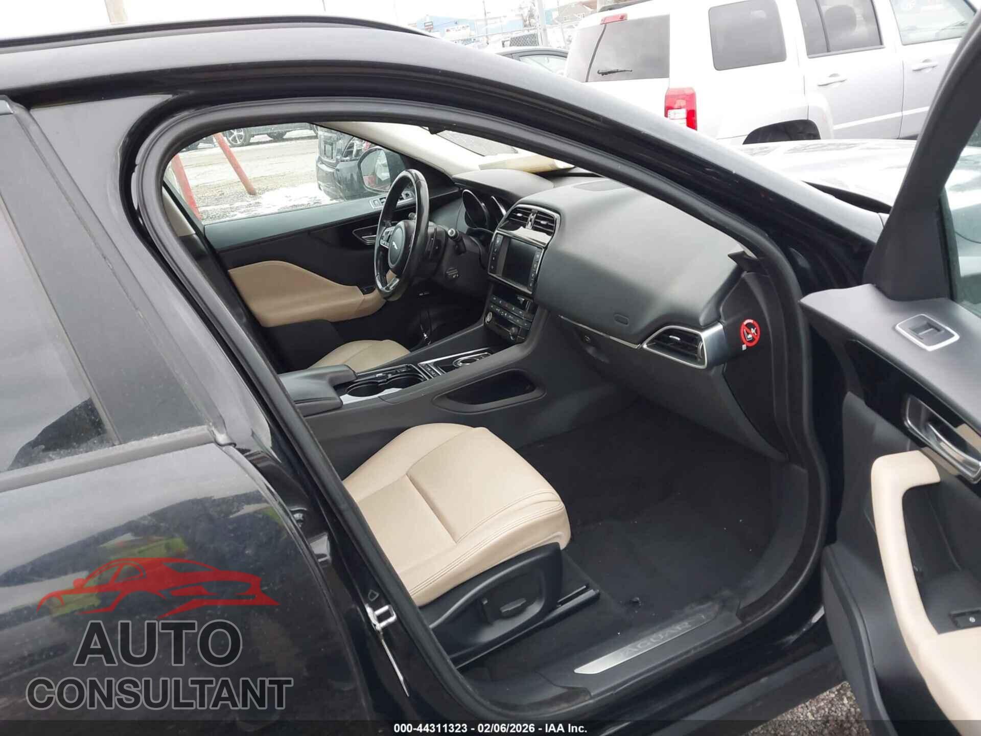JAGUAR F-PACE 2017 - SADCJ2BV7HA084584