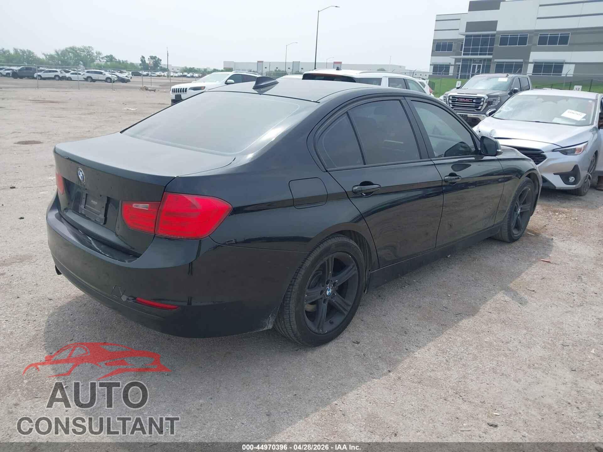 BMW 320I 2013 - WBA3B1C54DK128186