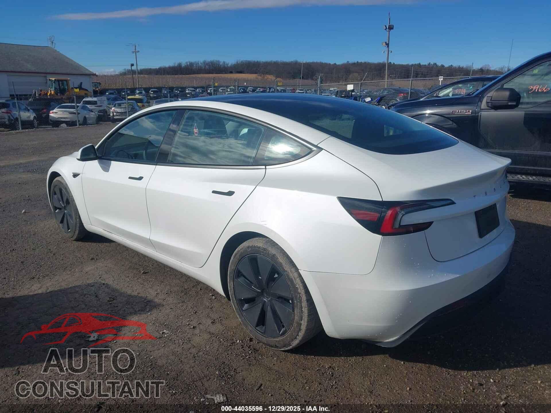TESLA MODEL 3 2024 - 5YJ3E1EA1RF739043