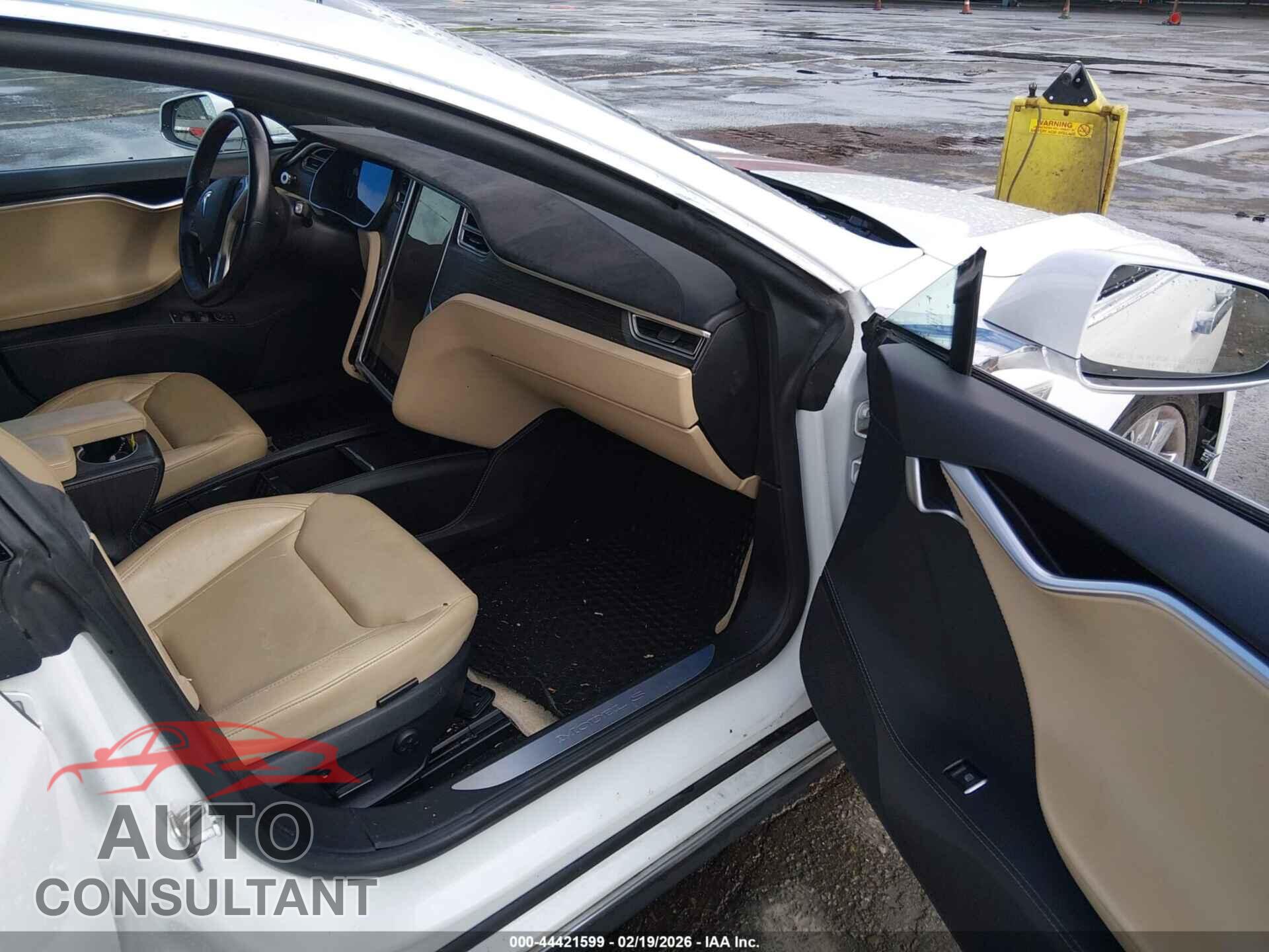 TESLA MODEL S 2015 - 5YJSA1H22FF095530