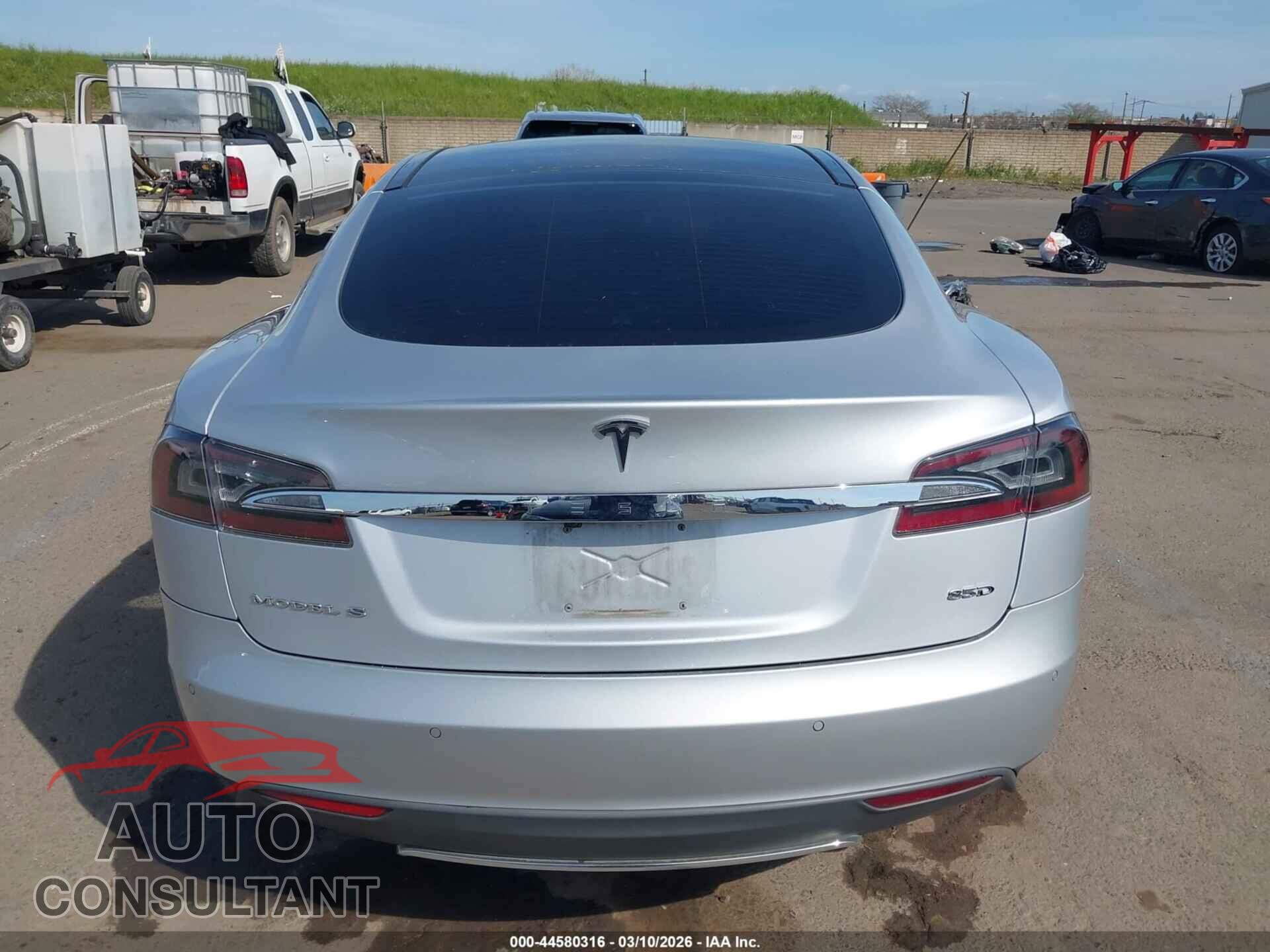 TESLA MODEL S 2015 - 5YJSA1H23FF082494