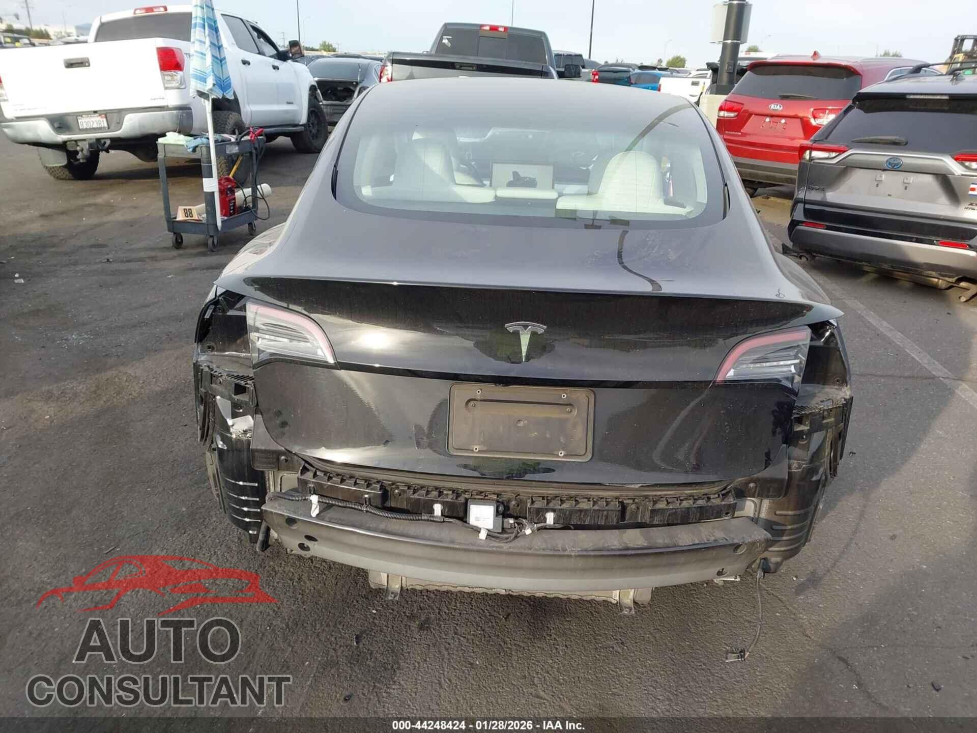 TESLA MODEL 3 2022 - 5YJ3E1EA6NF373932