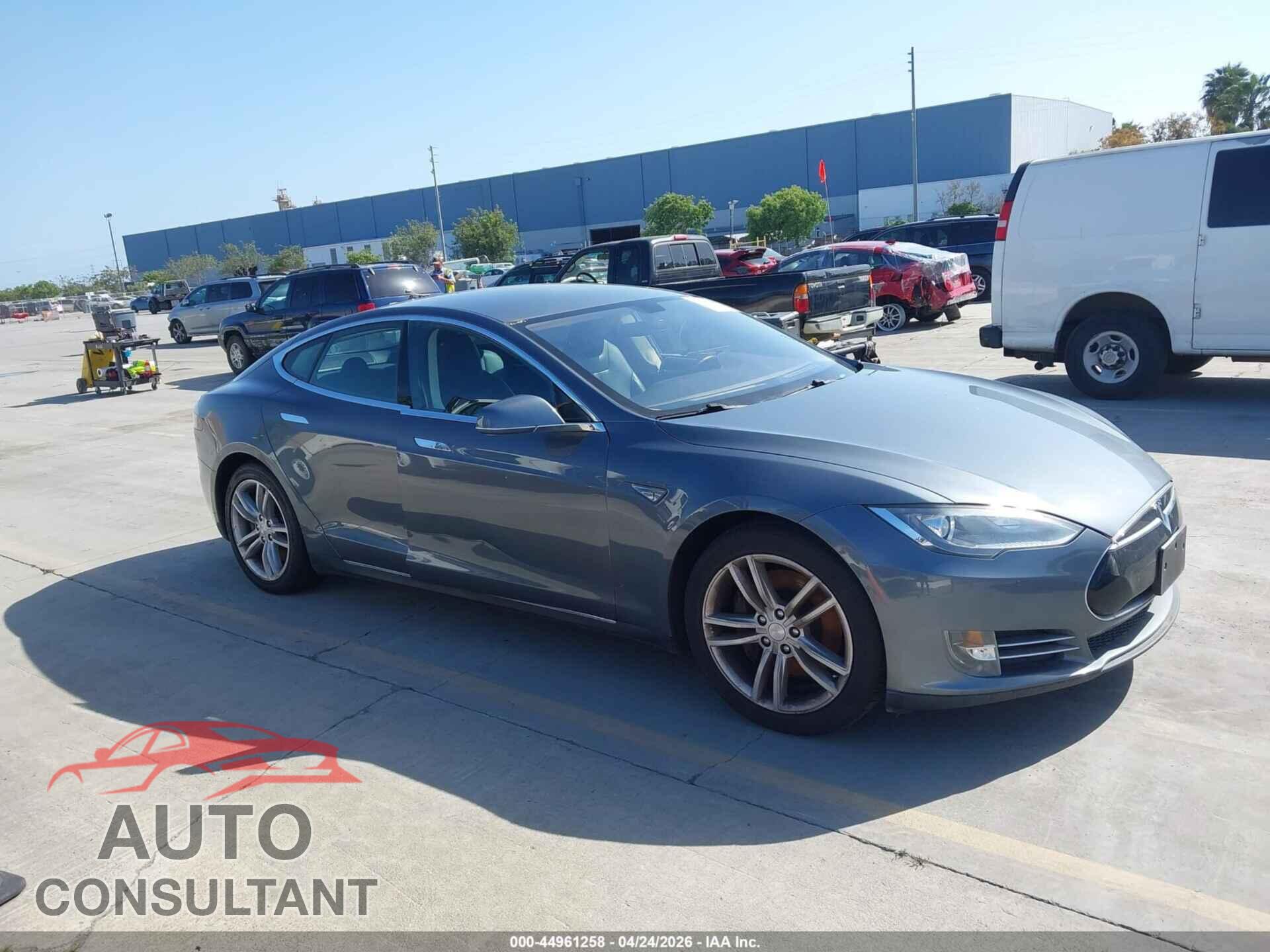TESLA MODEL S 2014 - 5YJSA1H19EFP33391