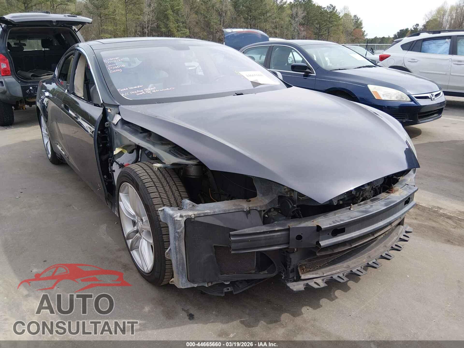 TESLA MODEL S 2013 - 5YJSA1CN1DFP14018