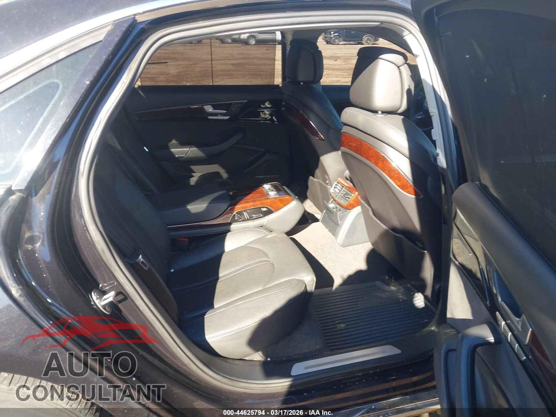 AUDI A8 L 2012 - WAURVAFD4CN032172