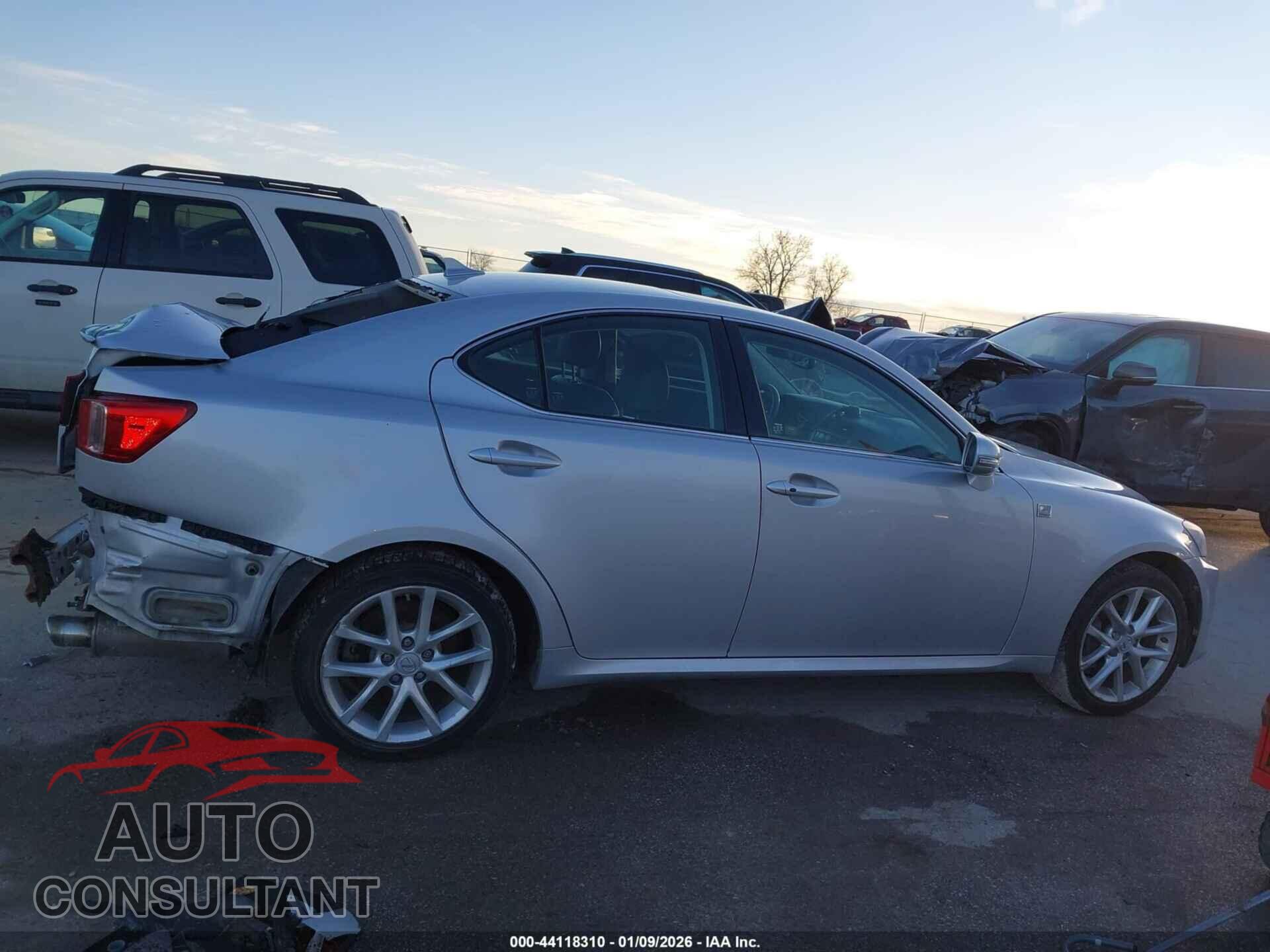 LEXUS IS 350 2011 - JTHCE5C25B5000931