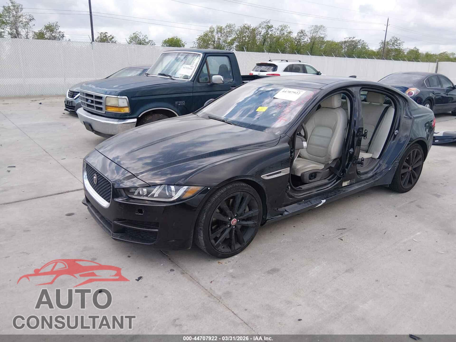 JAGUAR XE 2017 - SAJAE4BV0HA951070