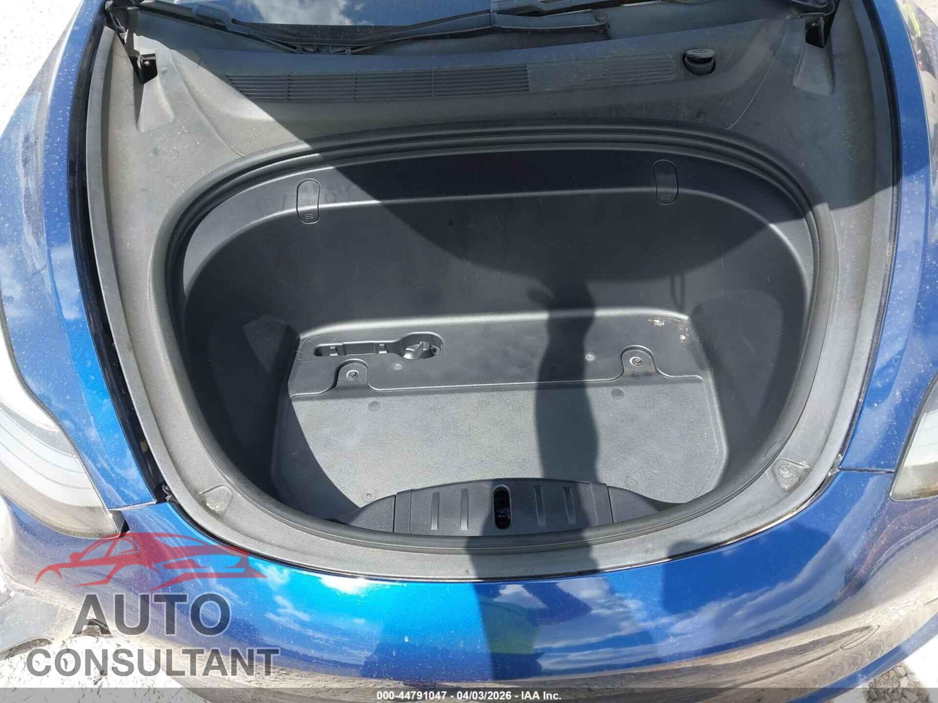 TESLA MODEL 3 2019 - 5YJ3E1EB8KF393104