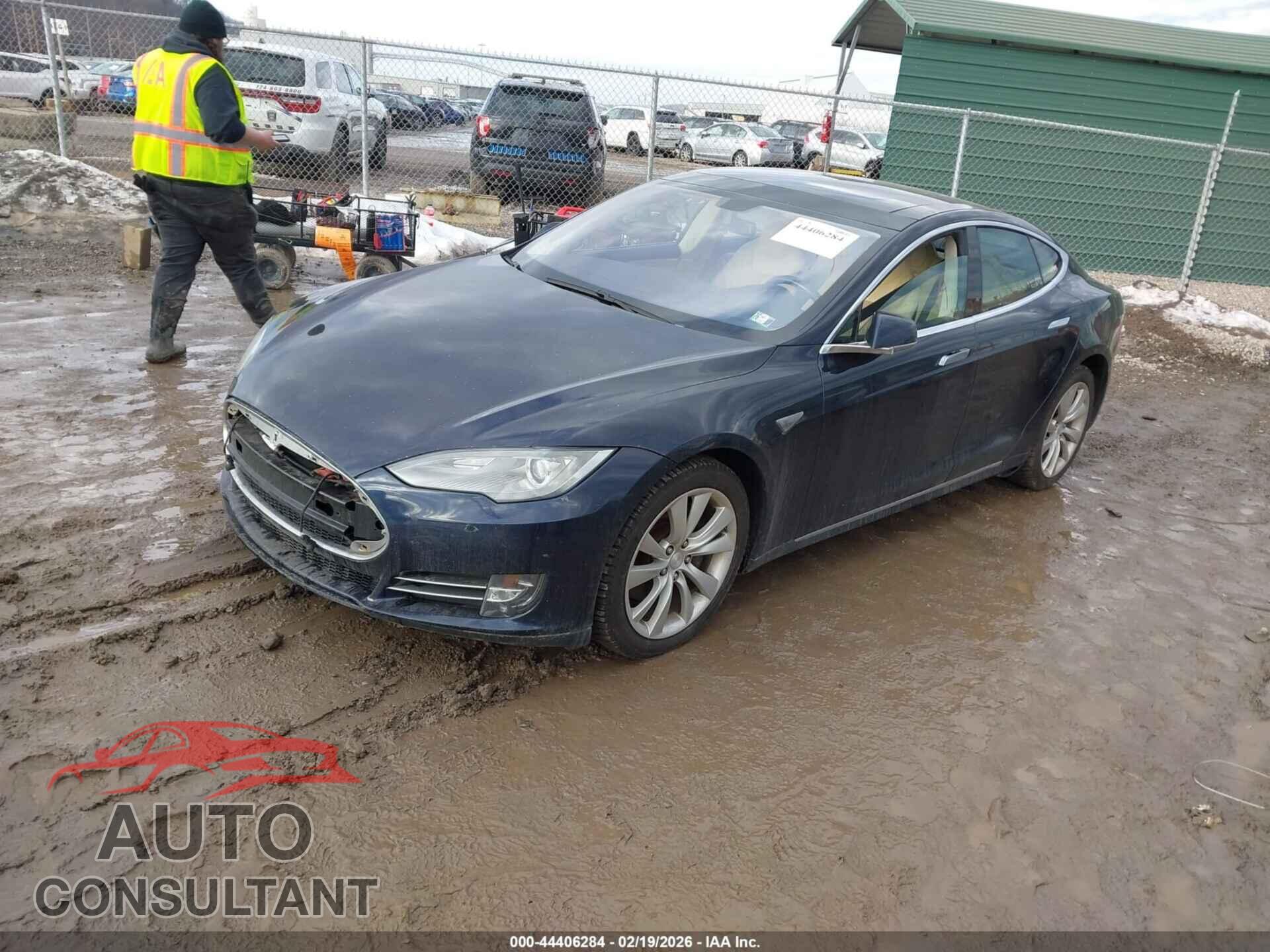 TESLA MODEL S 2013 - 5YJSA1DN3DFP26606