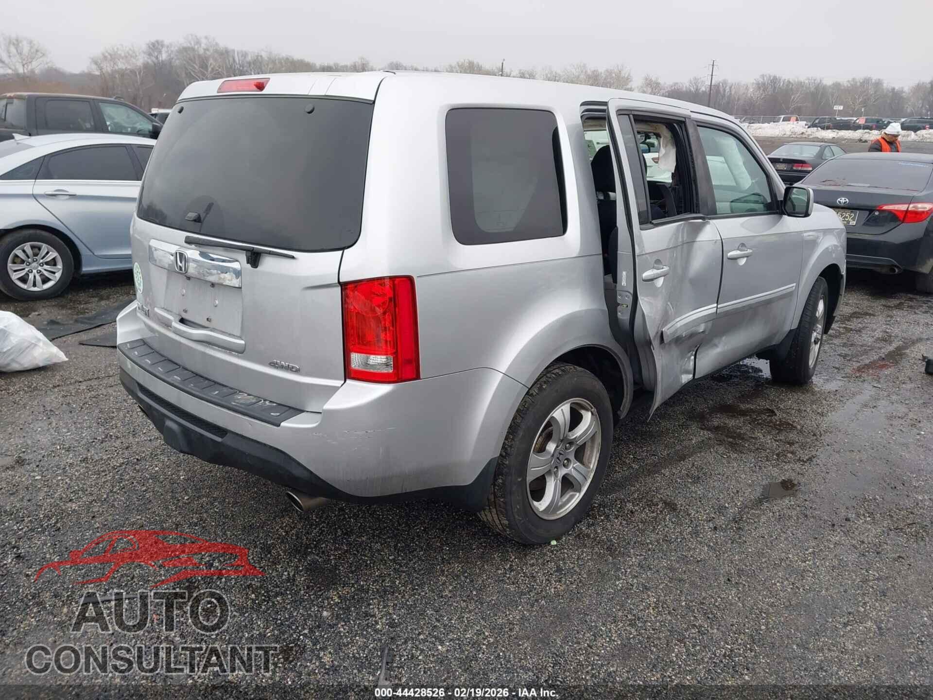 HONDA PILOT 2015 - 5FNYF4H43FB027865