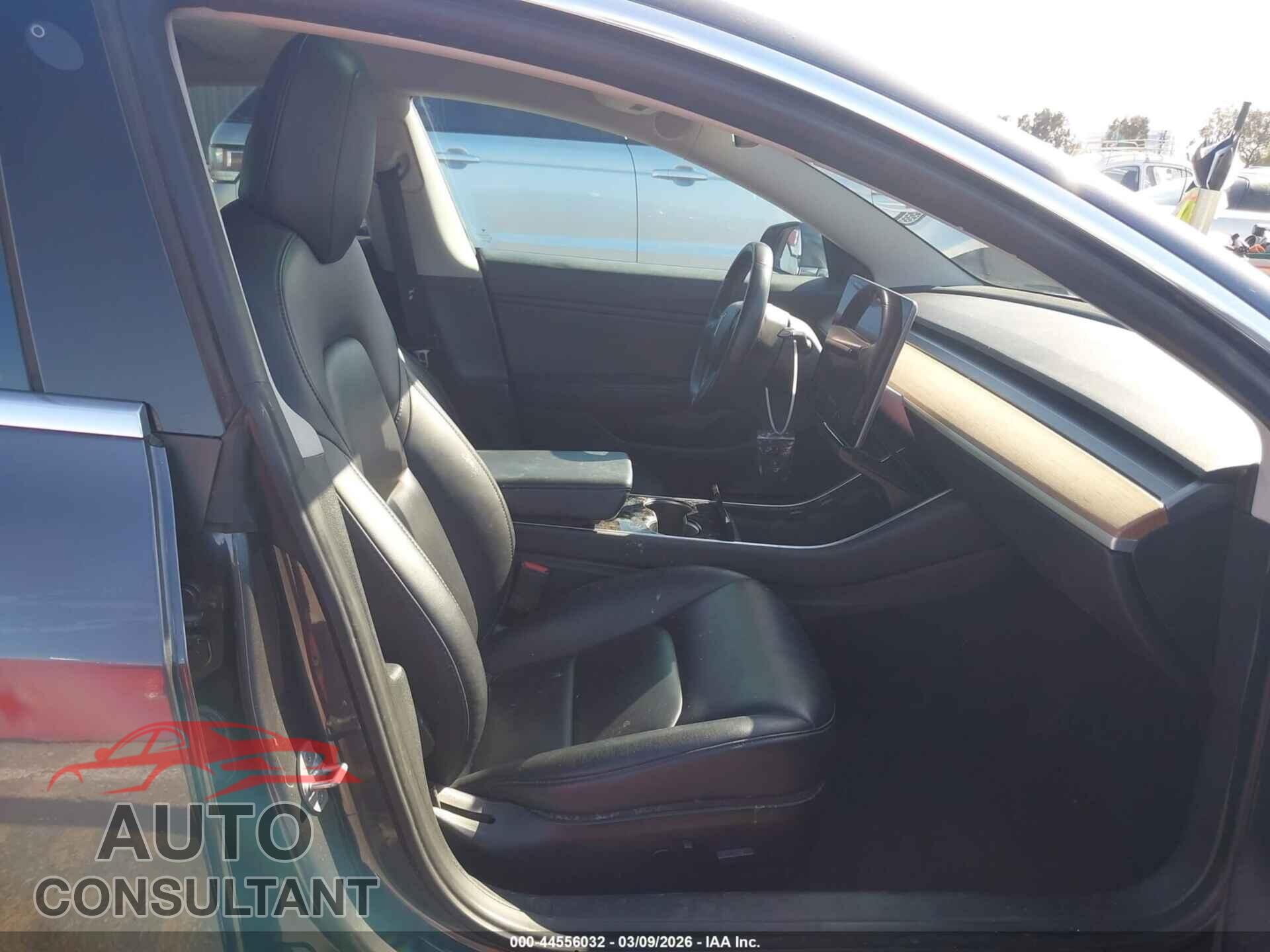 TESLA MODEL 3 2019 - 5YJ3E1EB1KF386432