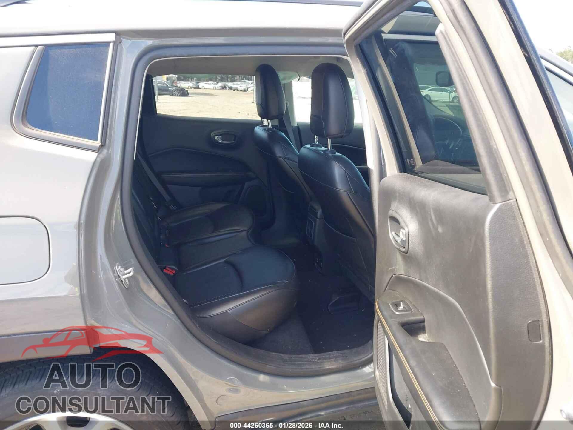 JEEP COMPASS 2021 - 3C4NJDCB5MT602828