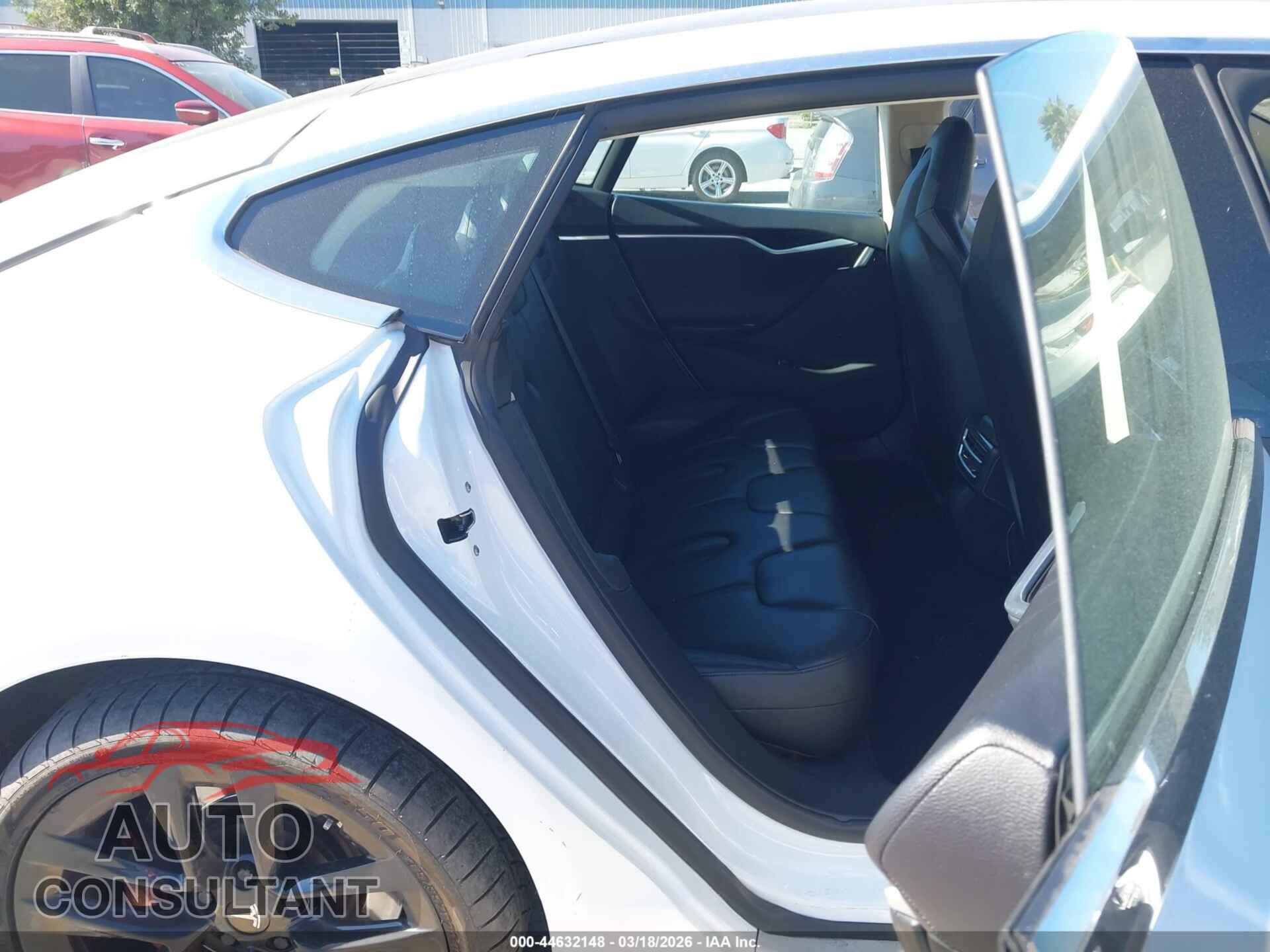 TESLA MODEL S 2014 - 5YJSA1H11EFP56129