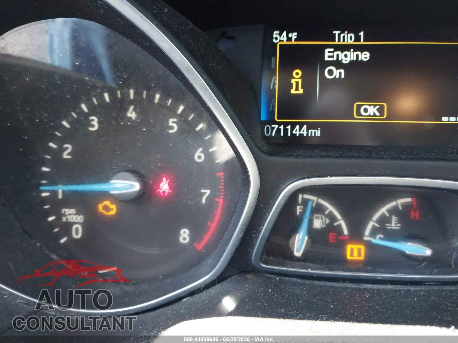 FORD FOCUS 2018 - 1FADP3FE5JL213937