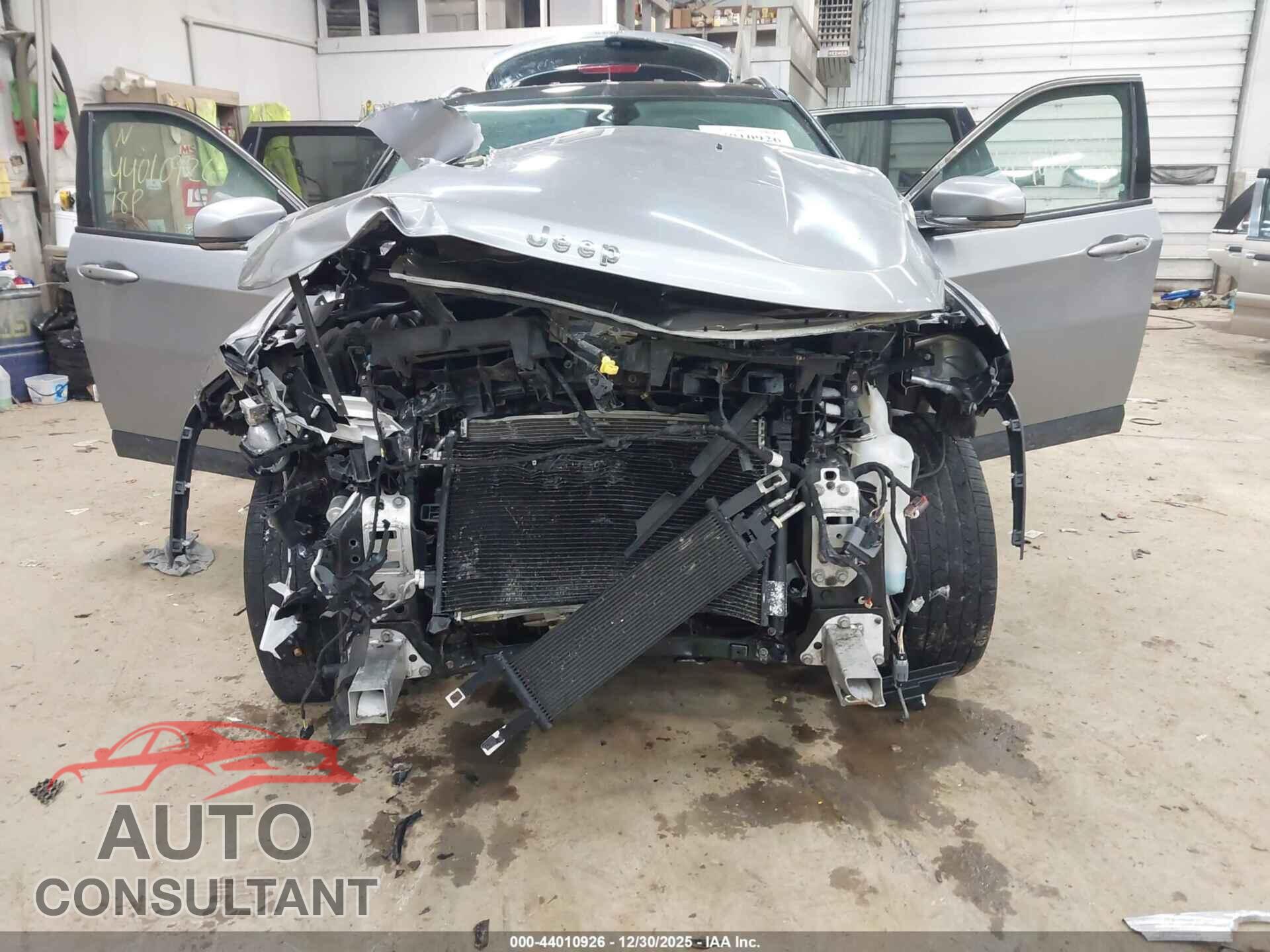 JEEP COMPASS 2018 - 3C4NJDCB8JT463550