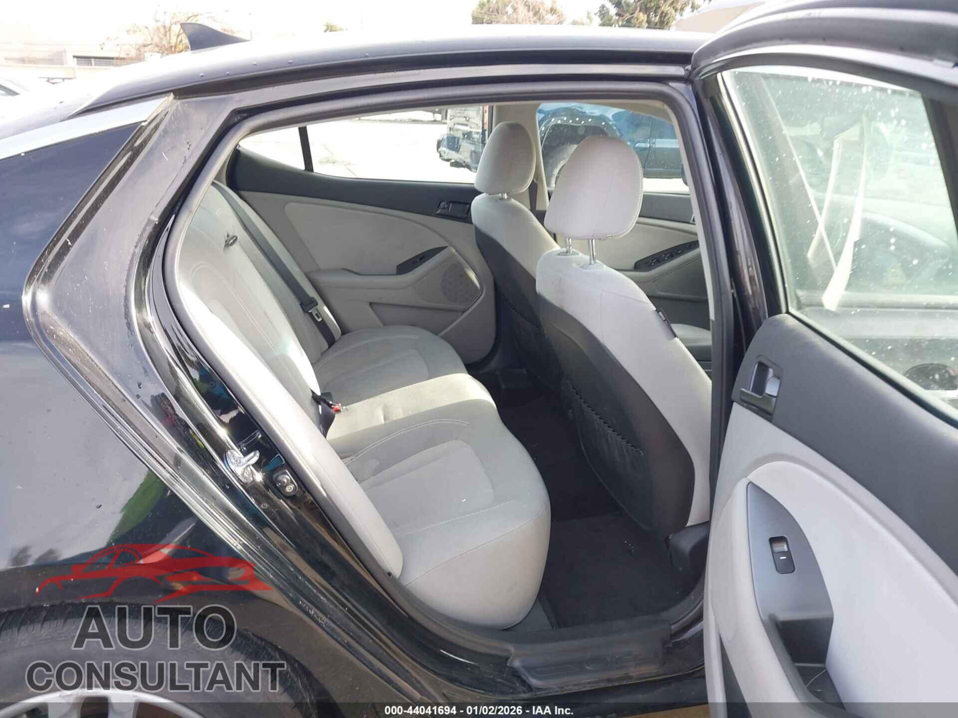 KIA OPTIMA 2011 - KNAGM4A78B5133954