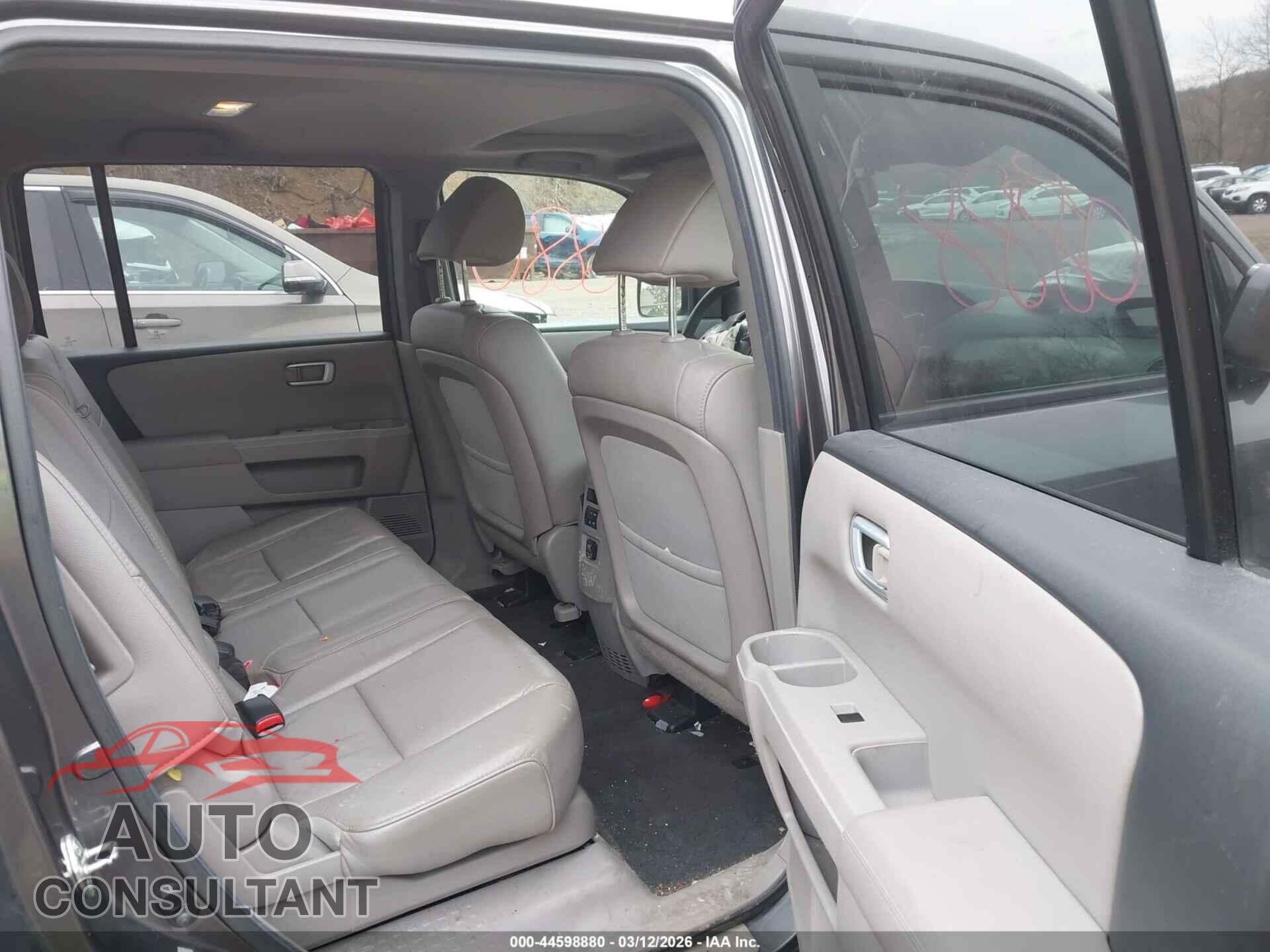 HONDA PILOT 2013 - 5FNYF4H51DB010522